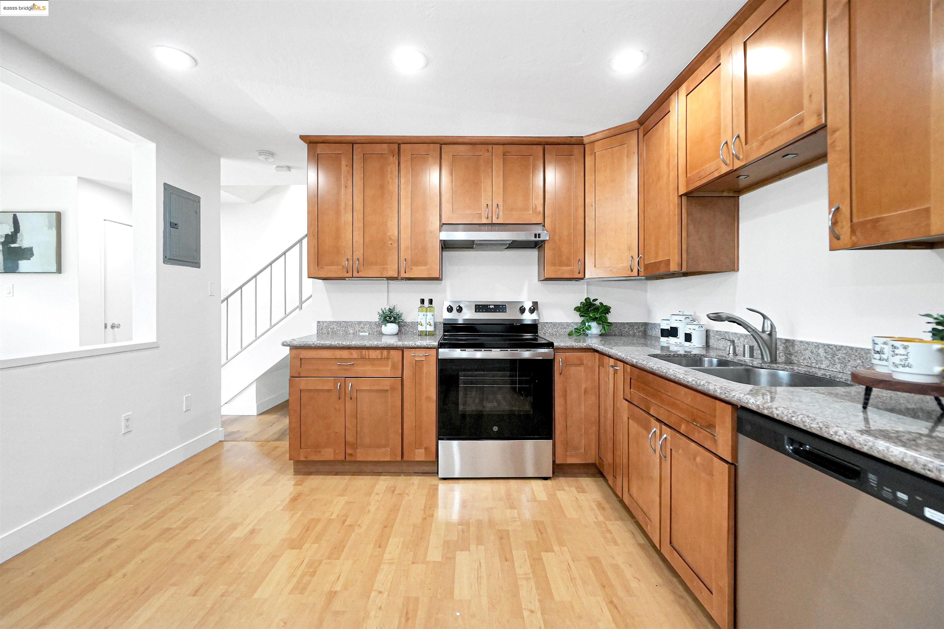 Detail Gallery Image 7 of 40 For 410 Auburn Way #42,  San Jose,  CA 95129 - 2 Beds | 1/1 Baths