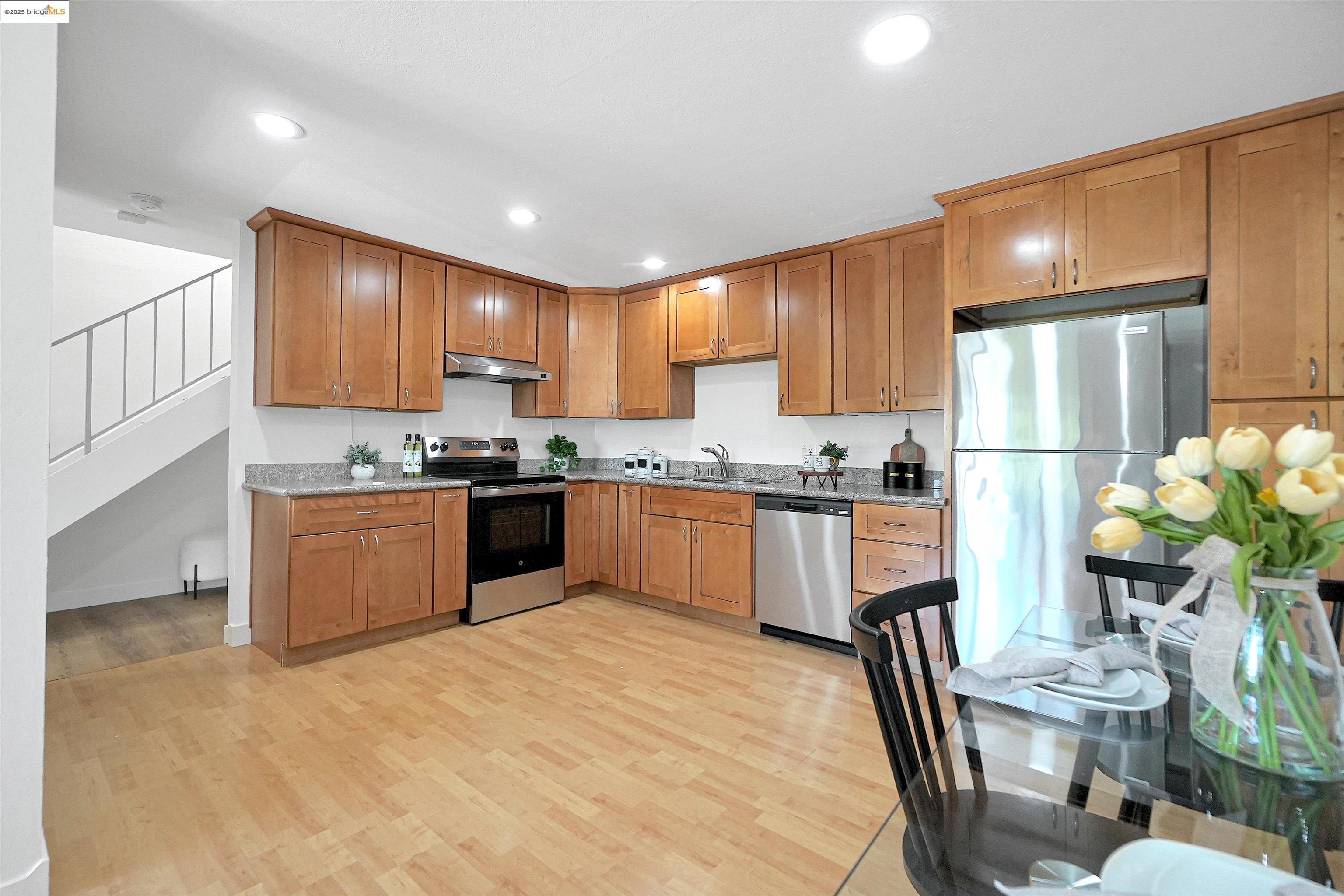 Detail Gallery Image 8 of 40 For 410 Auburn Way #42,  San Jose,  CA 95129 - 2 Beds | 1/1 Baths
