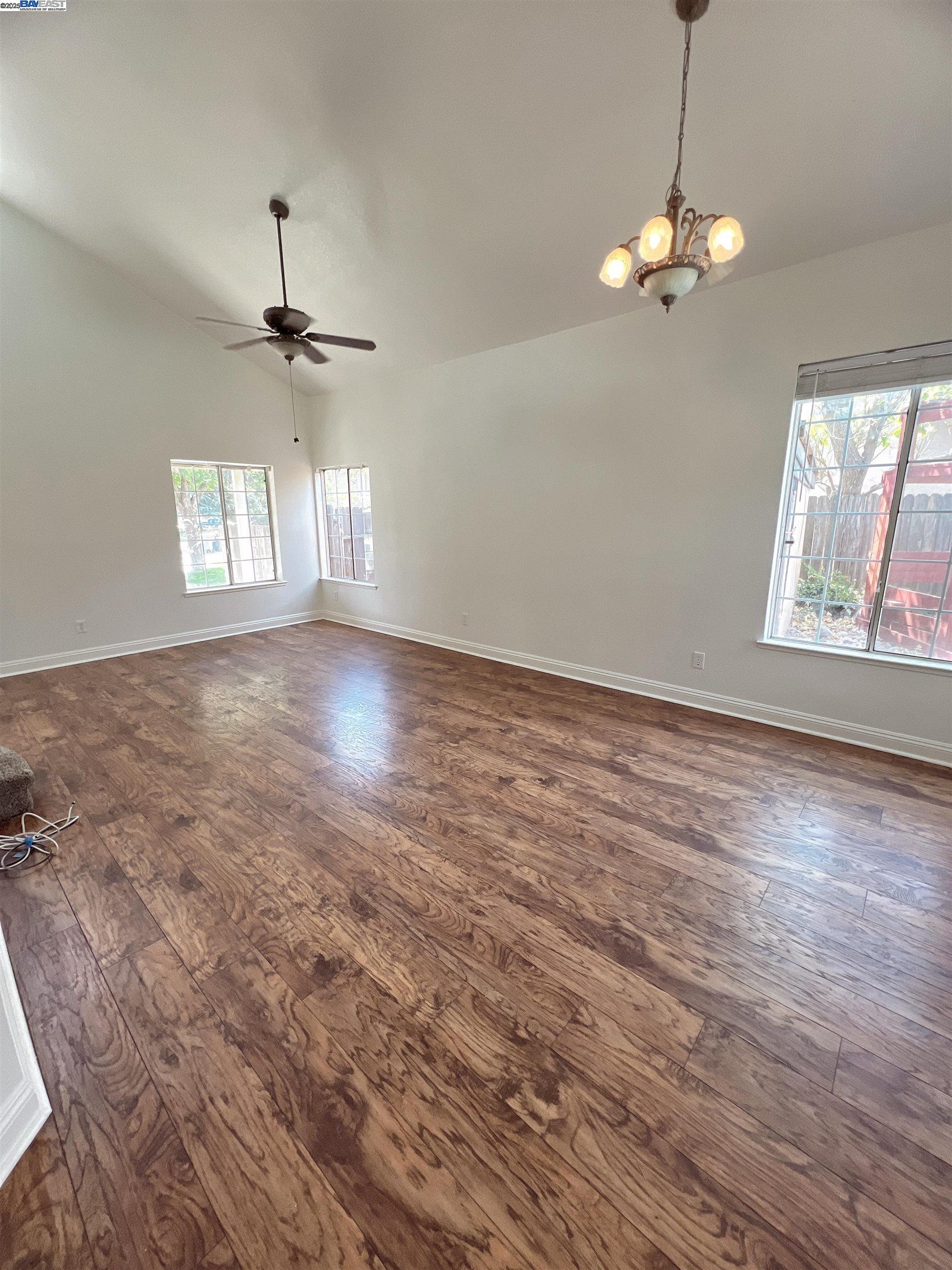 Detail Gallery Image 5 of 31 For 7009 Sawgrass Ct, Riverbank,  CA 95367 - 4 Beds | 2/1 Baths