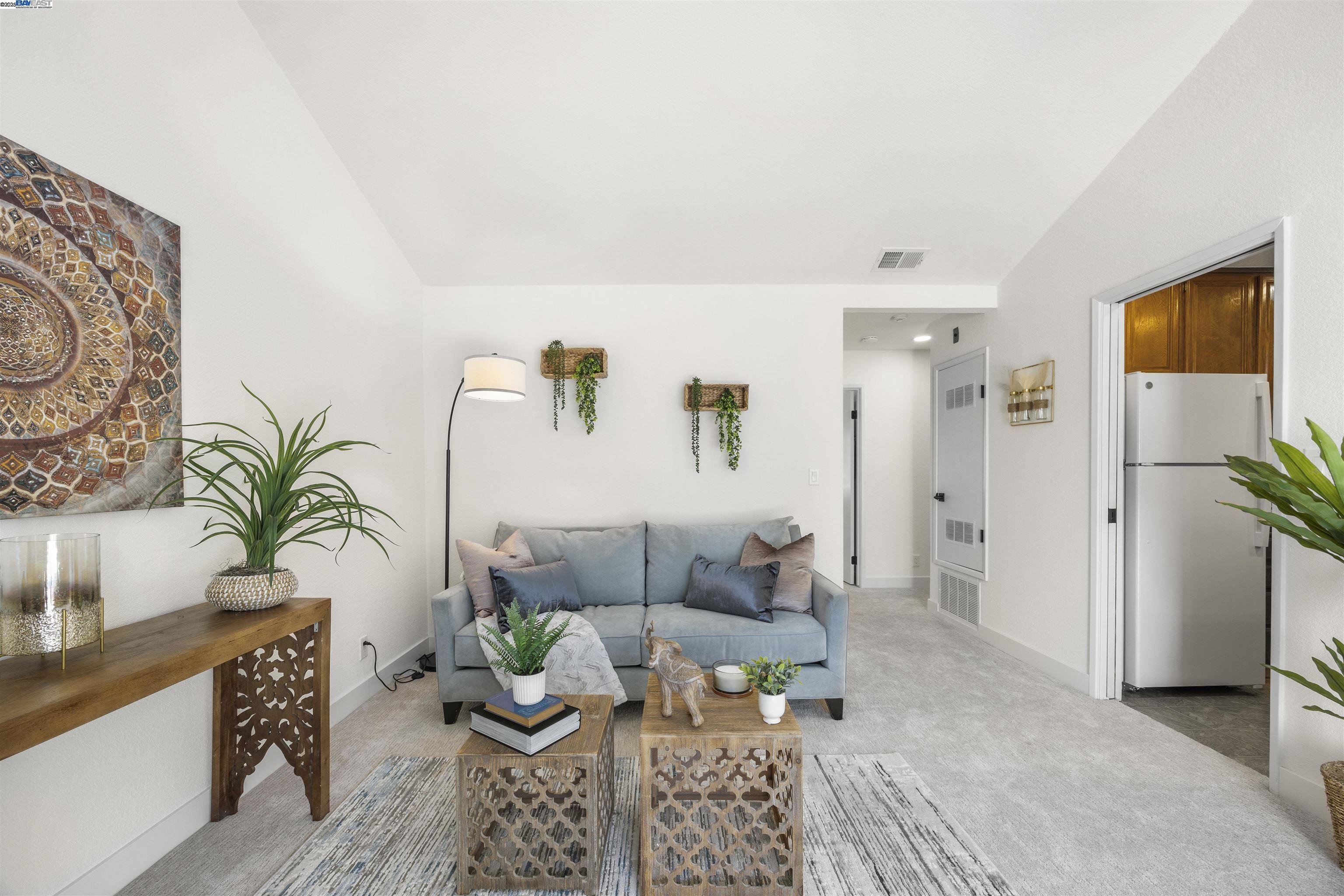 Detail Gallery Image 2 of 35 For 6047 Joaquin Murieta Ave #G,  Newark,  CA 94560 - 1 Beds | 1 Baths