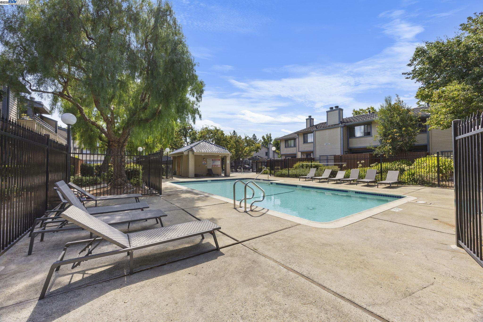 Detail Gallery Image 27 of 35 For 6047 Joaquin Murieta Ave #G,  Newark,  CA 94560 - 1 Beds | 1 Baths