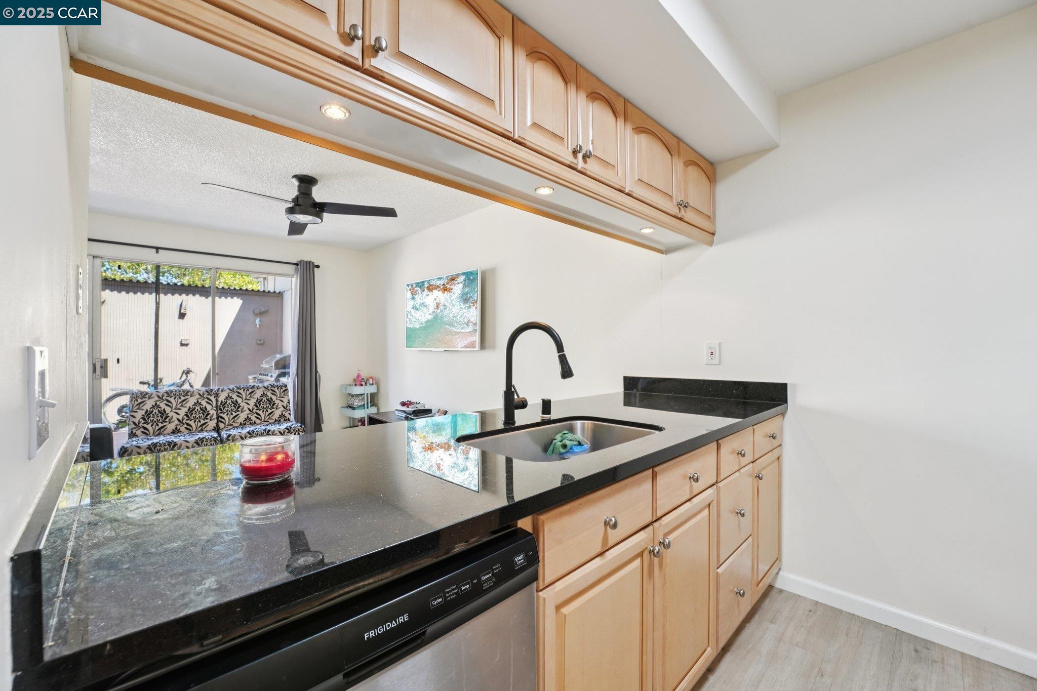 Detail Gallery Image 14 of 40 For 1810 San Jose Dr, Antioch,  CA 94509 - 3 Beds | 1/1 Baths
