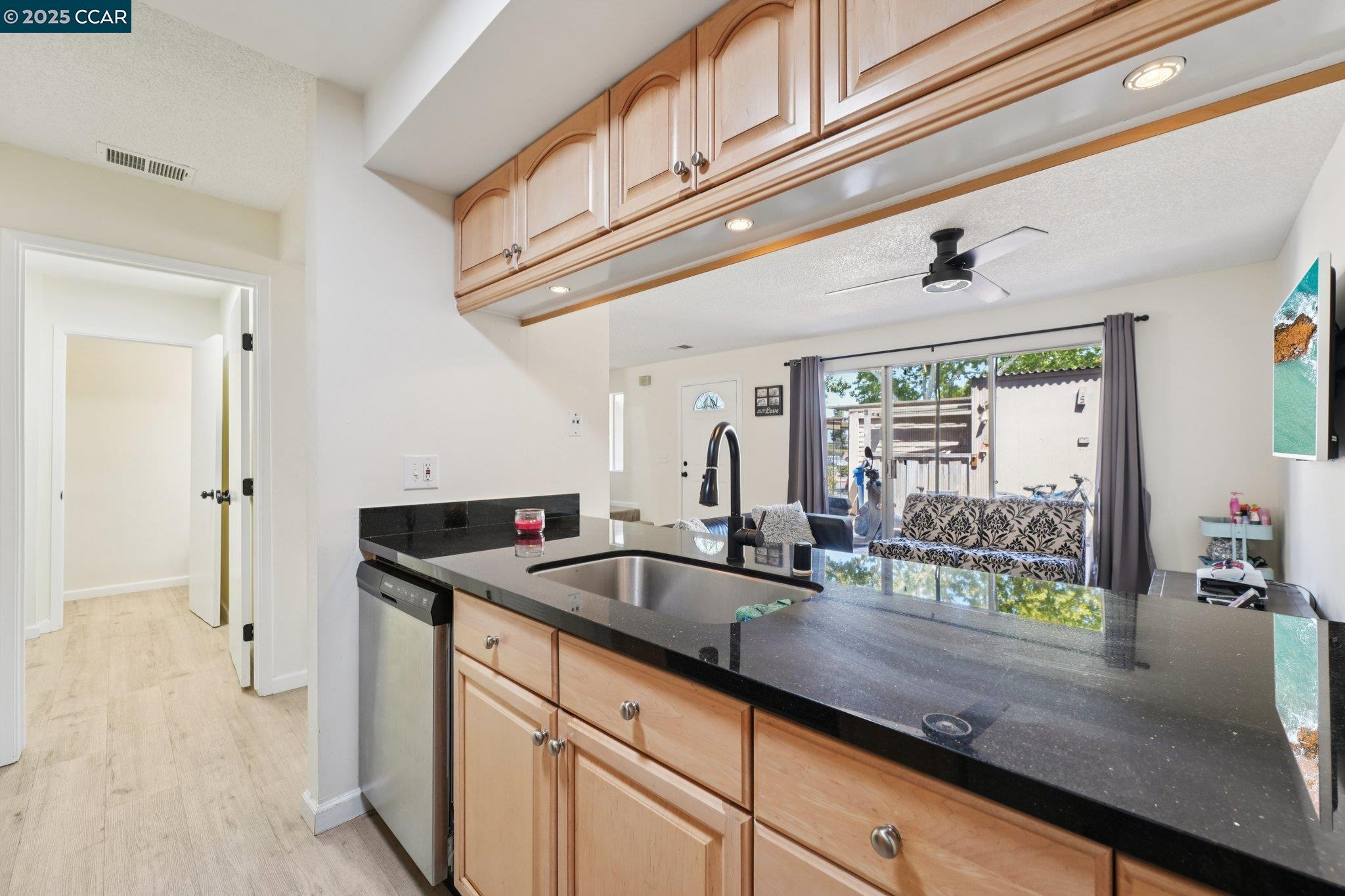 Detail Gallery Image 18 of 40 For 1810 San Jose Dr, Antioch,  CA 94509 - 3 Beds | 1/1 Baths