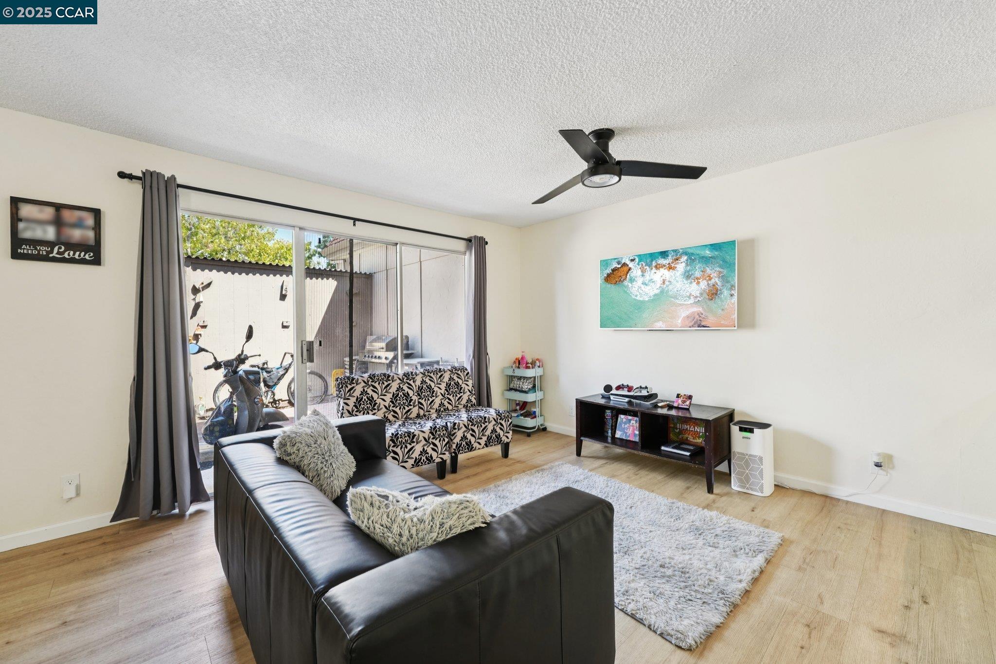 Detail Gallery Image 3 of 40 For 1810 San Jose Dr, Antioch,  CA 94509 - 3 Beds | 1/1 Baths