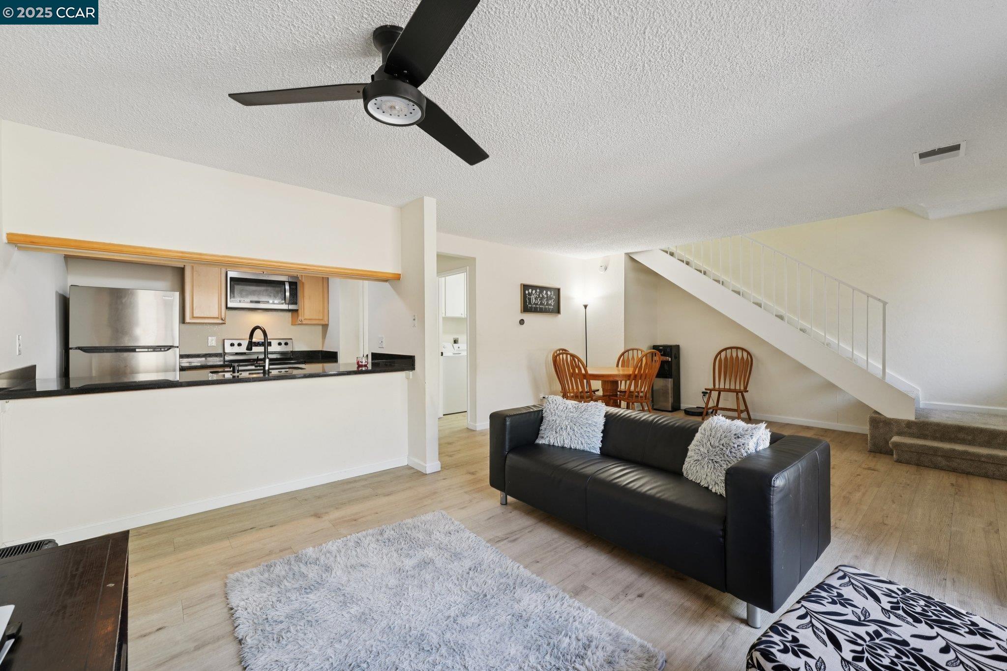 Detail Gallery Image 6 of 40 For 1810 San Jose Dr, Antioch,  CA 94509 - 3 Beds | 1/1 Baths