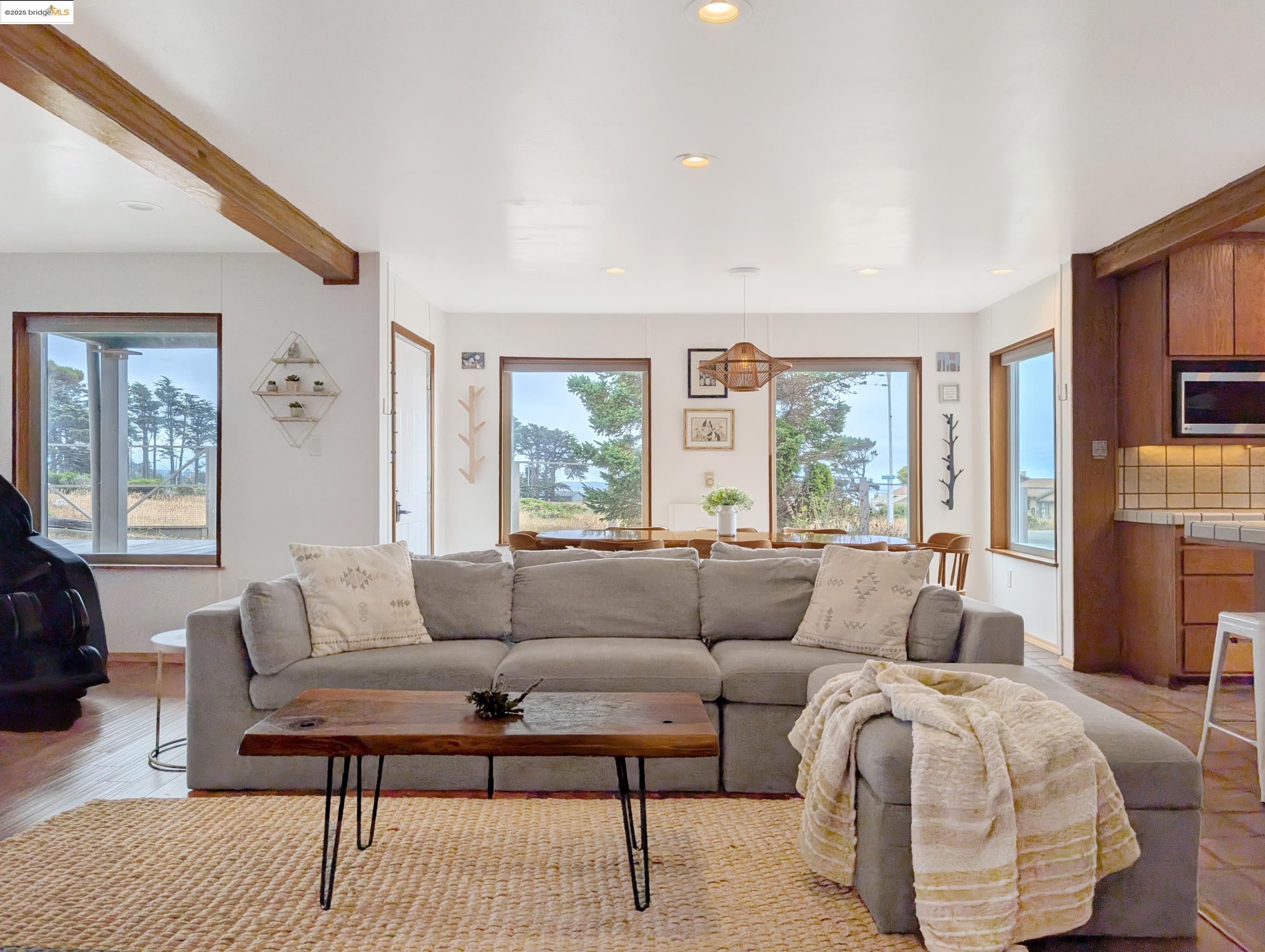 Detail Gallery Image 2 of 36 For 14771 Cypress Point Rd, Manchester,  CA 95459 - 3 Beds | 2 Baths