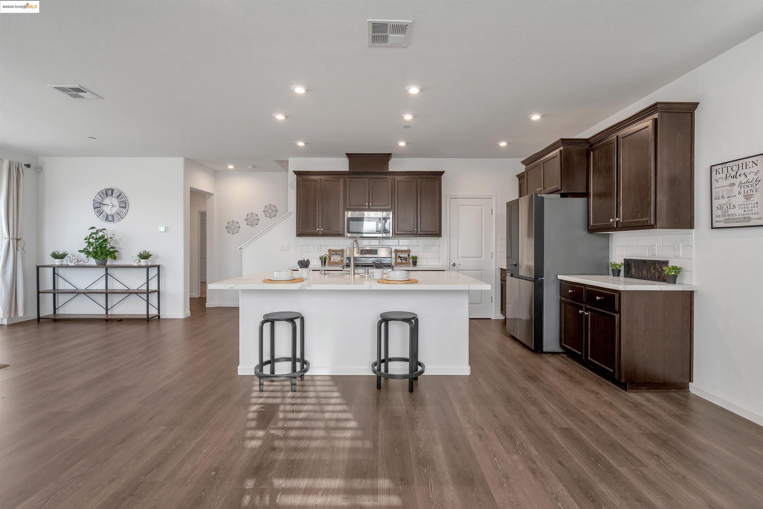 Detail Gallery Image 3 of 46 For 1819 Alves Ranch Rd, Pittsburg,  CA 94565 - 4 Beds | 3 Baths