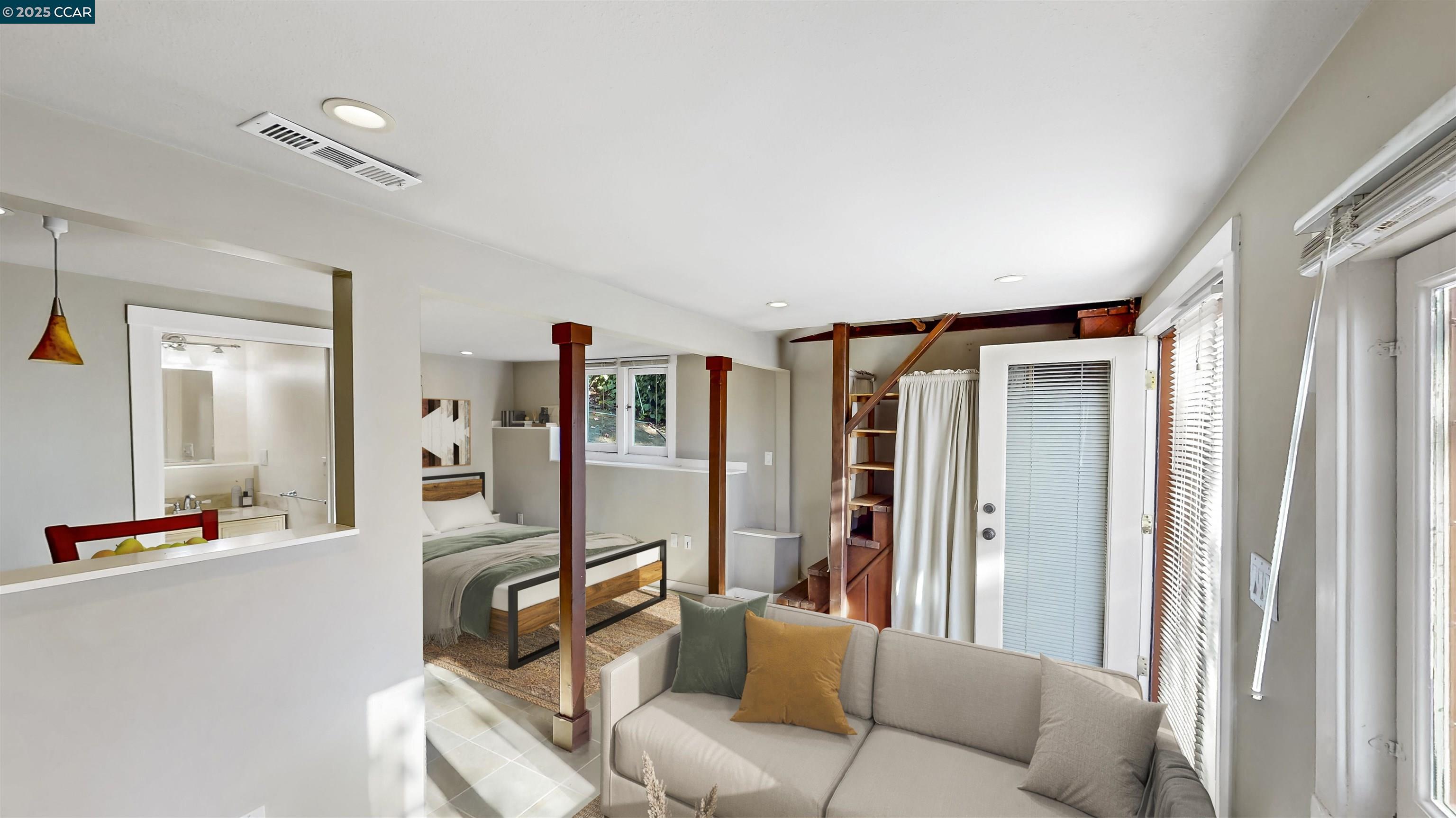 Detail Gallery Image 14 of 21 For 5716 Merriewood Dr., Oakland,  CA 94611 - – Beds | – Baths