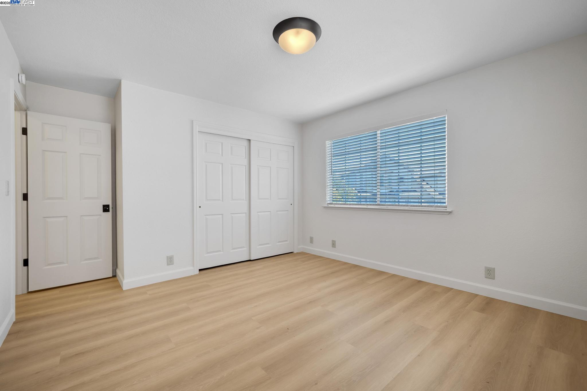 Detail Gallery Image 27 of 40 For 125 Chestnut Ave #2,  –,  CA 94080 - 4 Beds | 2/1 Baths