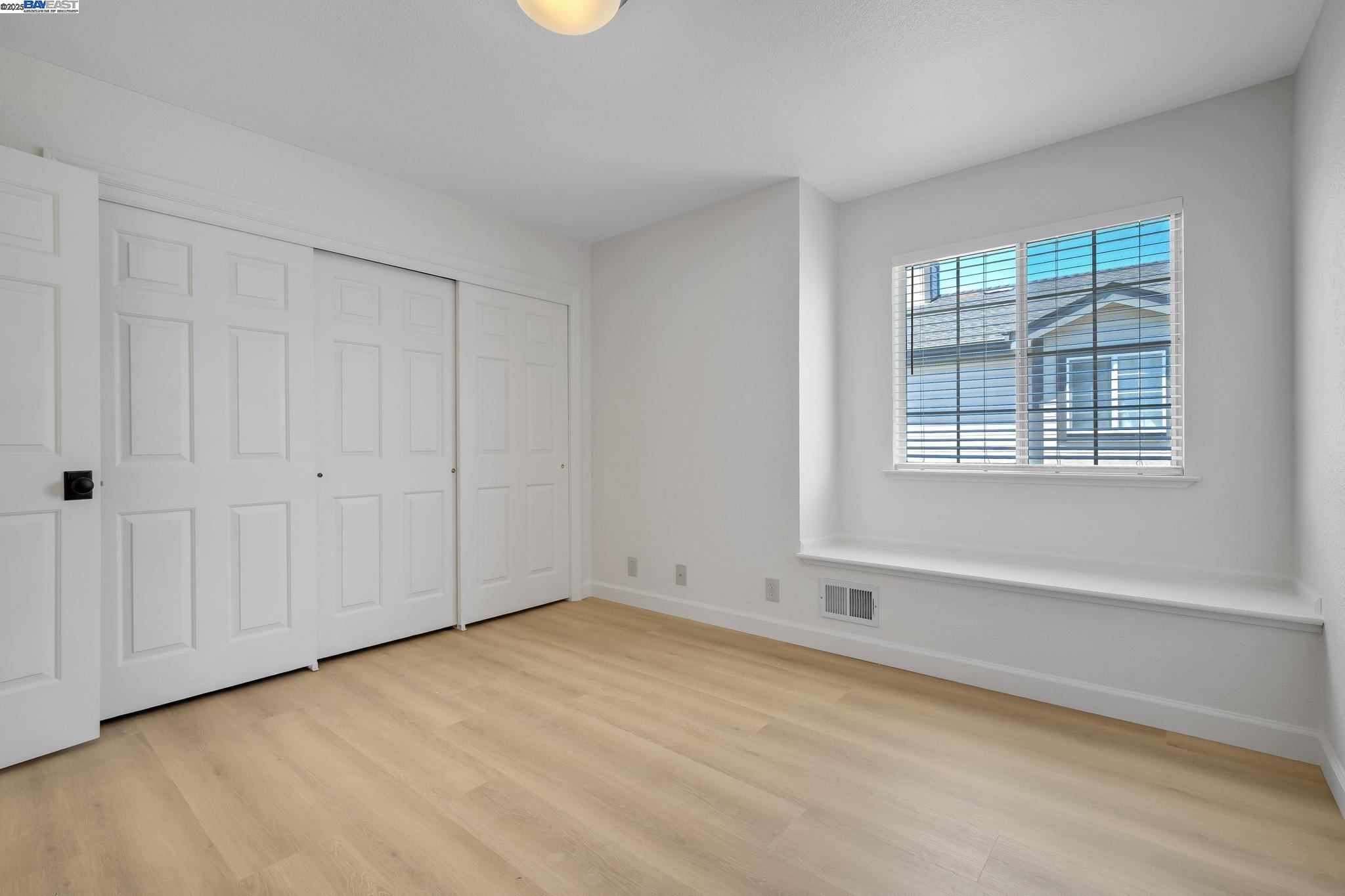 Detail Gallery Image 33 of 40 For 125 Chestnut Ave #2,  –,  CA 94080 - 4 Beds | 2/1 Baths