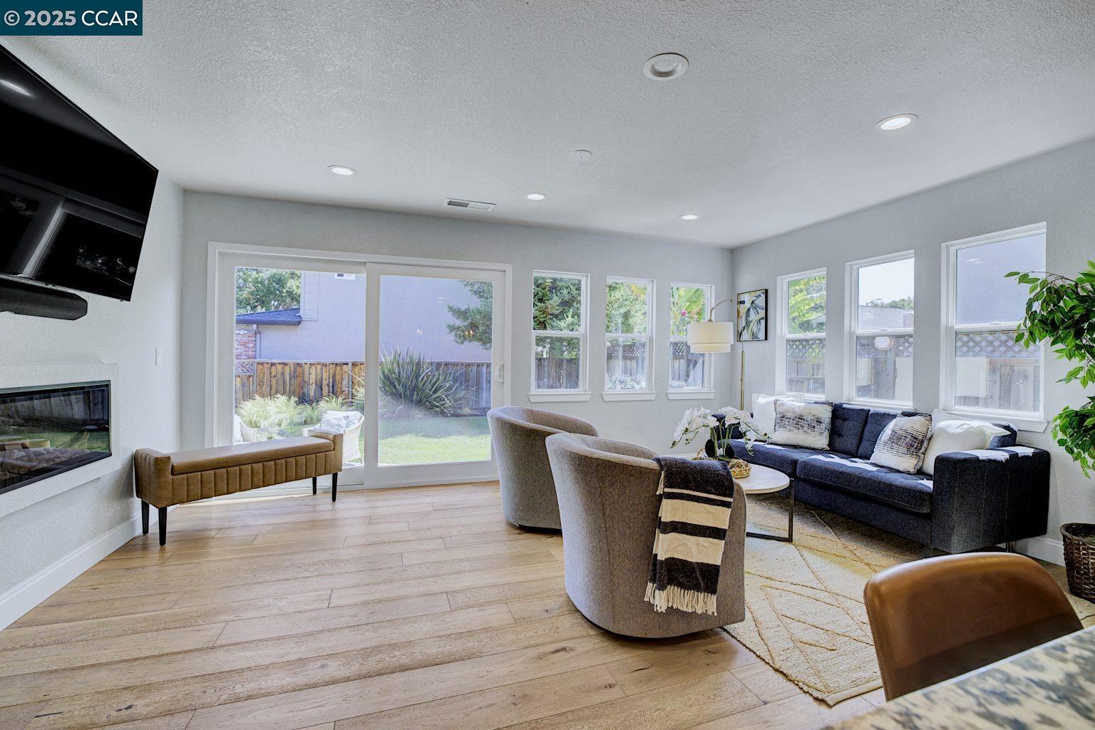 Detail Gallery Image 20 of 53 For 3958 W Las Positas Blvd, Pleasanton,  CA 94588 - 4 Beds | 2 Baths