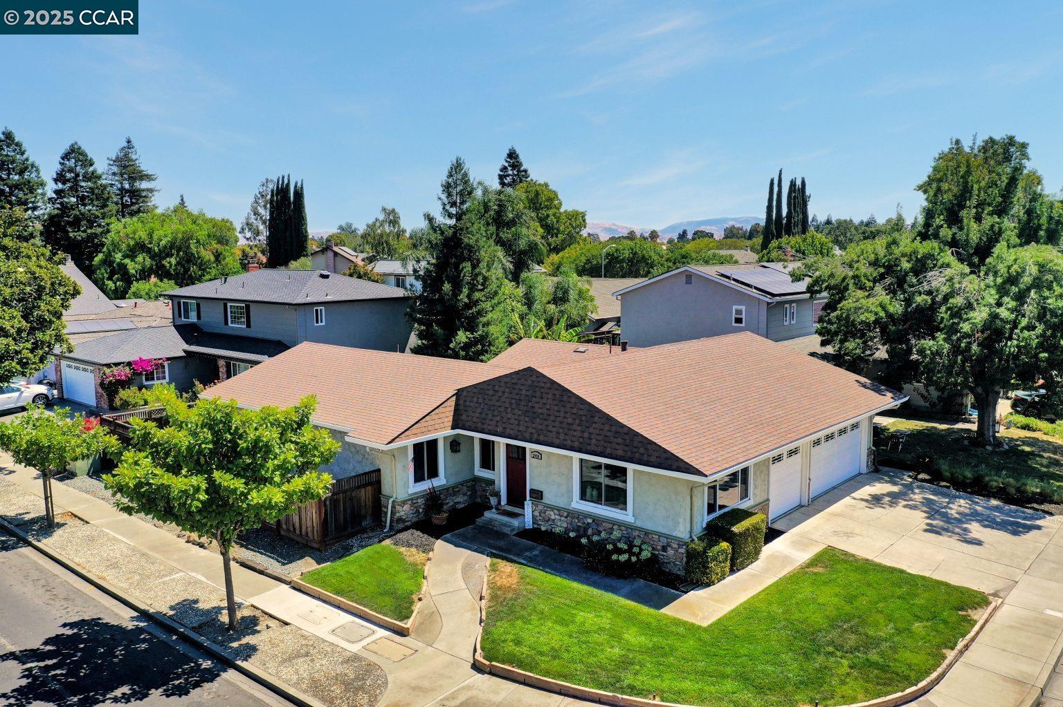 Detail Gallery Image 3 of 57 For 3958 W Las Positas Blvd, Pleasanton,  CA 94588 - 4 Beds | 2 Baths