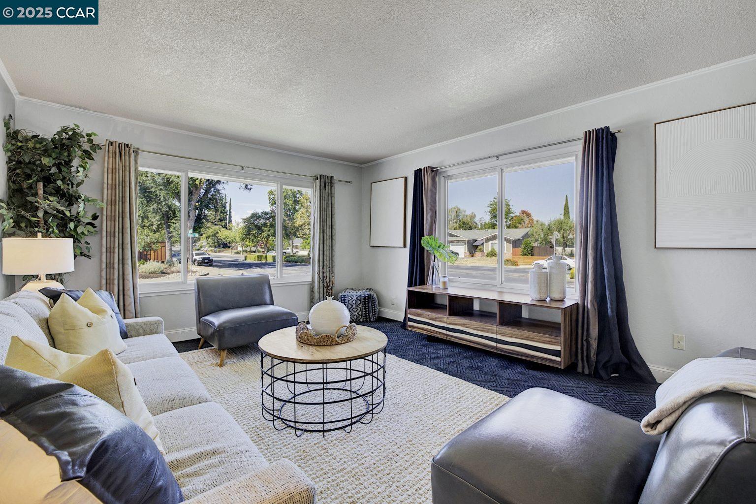Detail Gallery Image 8 of 53 For 3958 W Las Positas Blvd, Pleasanton,  CA 94588 - 4 Beds | 2 Baths