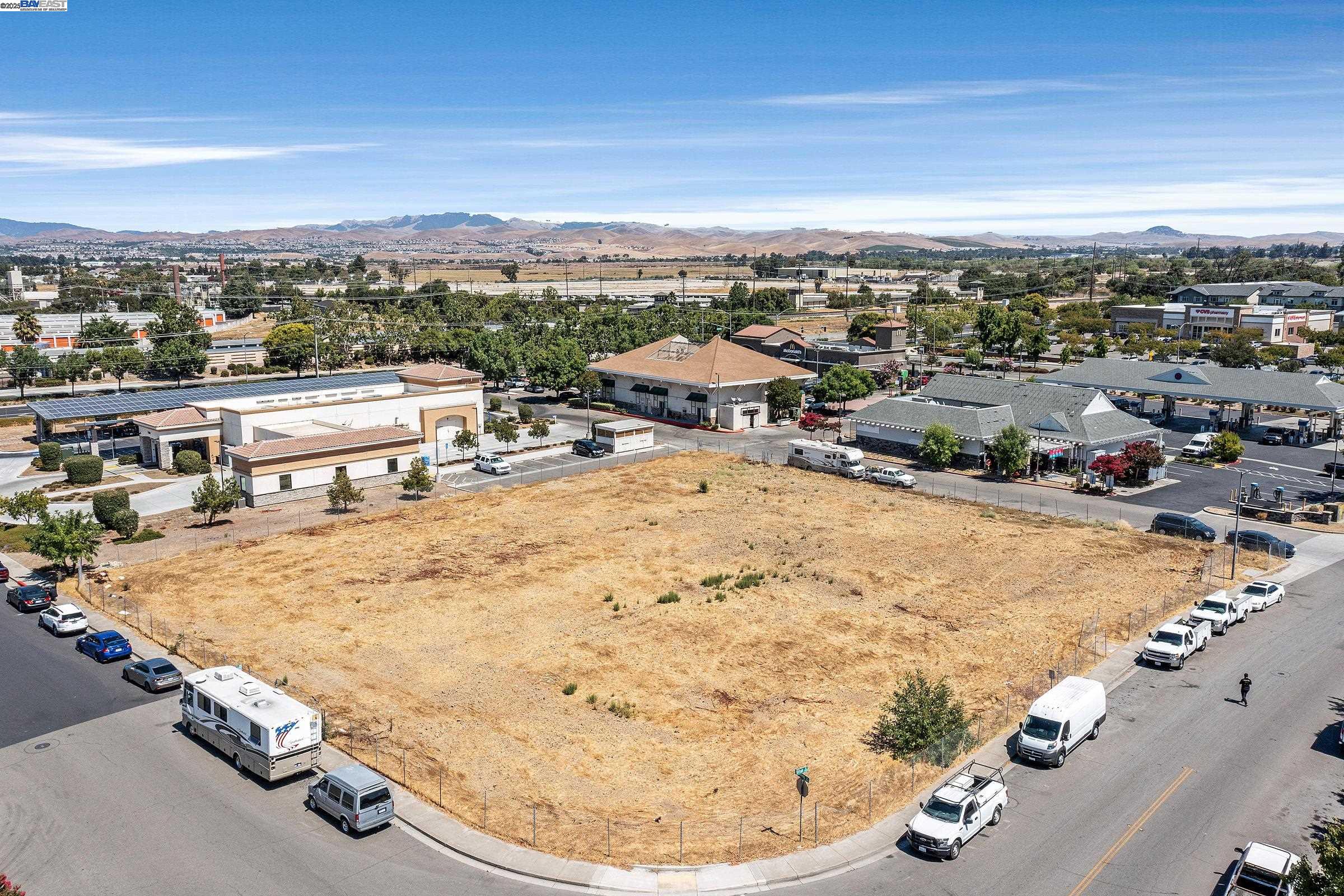 Detail Gallery Image 6 of 16 For 3595 Utah St, Pleasanton,  CA 94566 - – Beds | – Baths