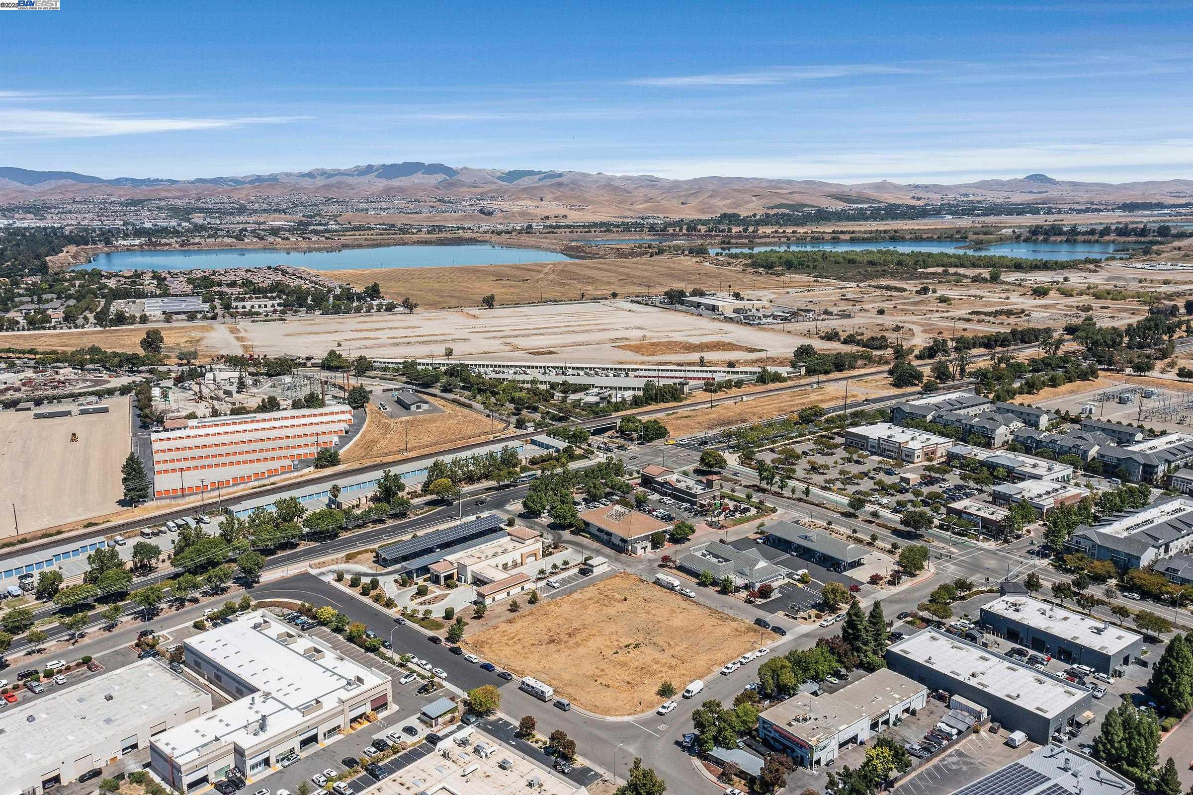Detail Gallery Image 8 of 16 For 3595 Utah St, Pleasanton,  CA 94566 - – Beds | – Baths