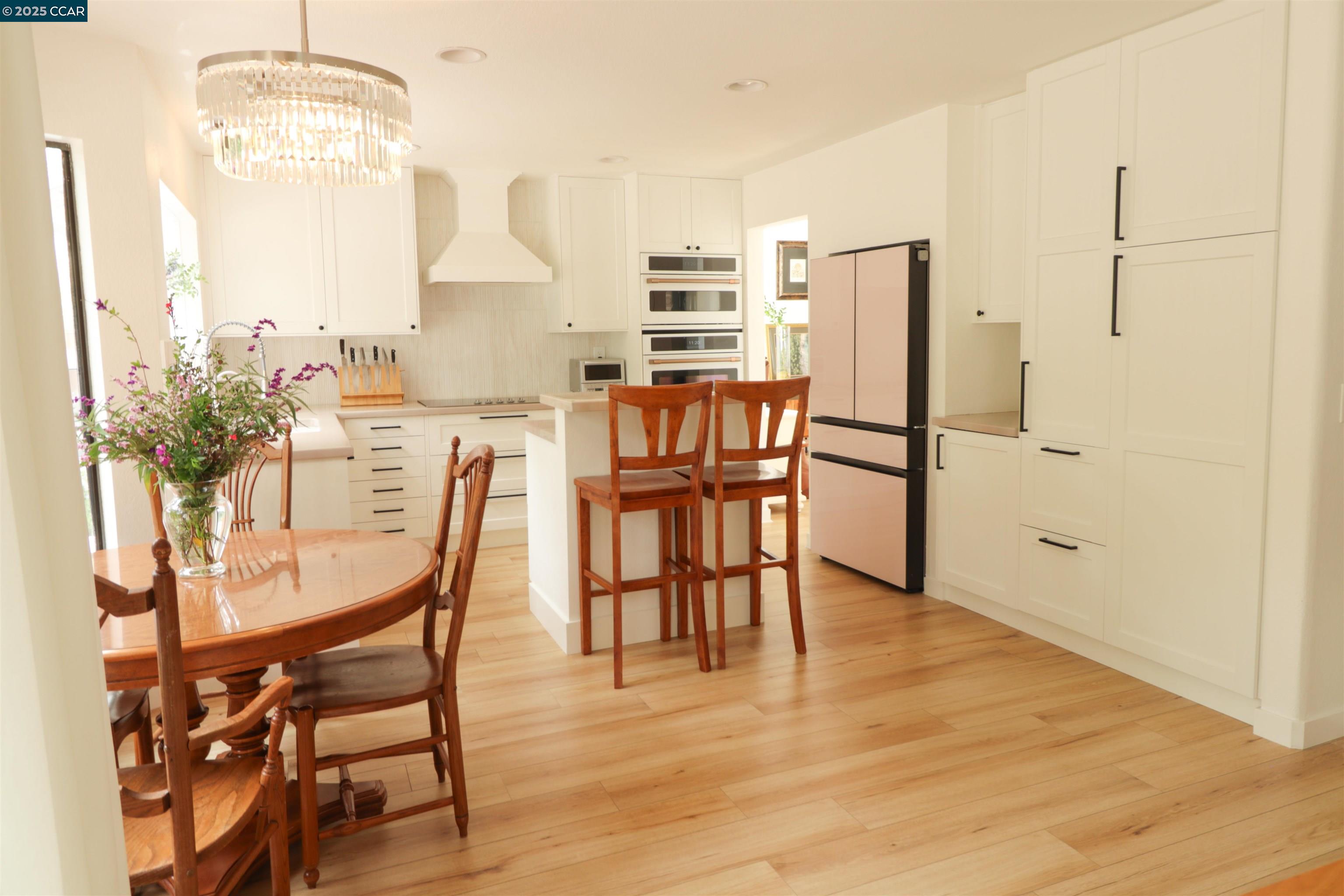 Detail Gallery Image 2 of 5 For 176 Newcastle Drive, Vallejo,  CA 94591 - 4 Beds | 3 Baths