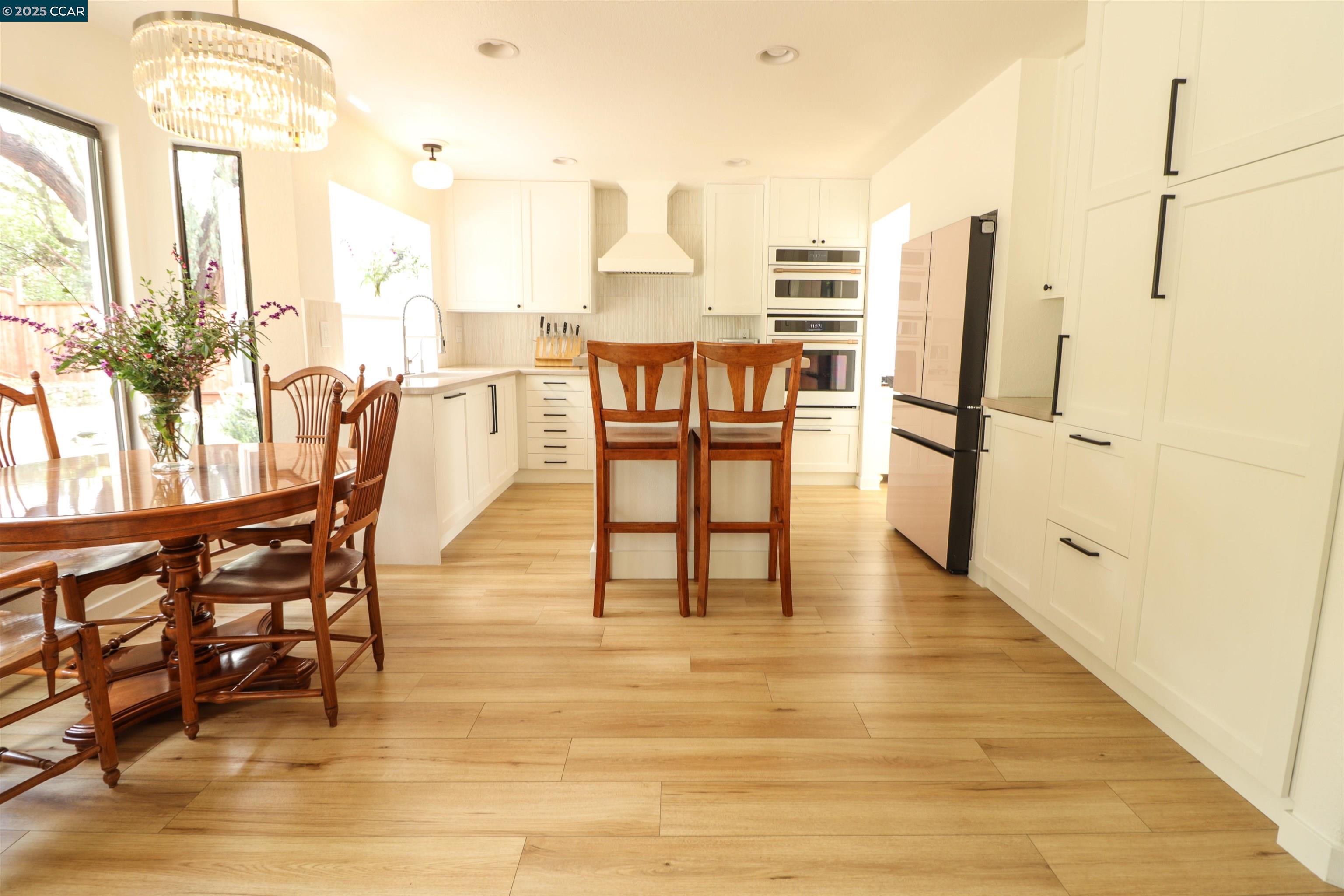 Detail Gallery Image 3 of 5 For 176 Newcastle Drive, Vallejo,  CA 94591 - 4 Beds | 3 Baths