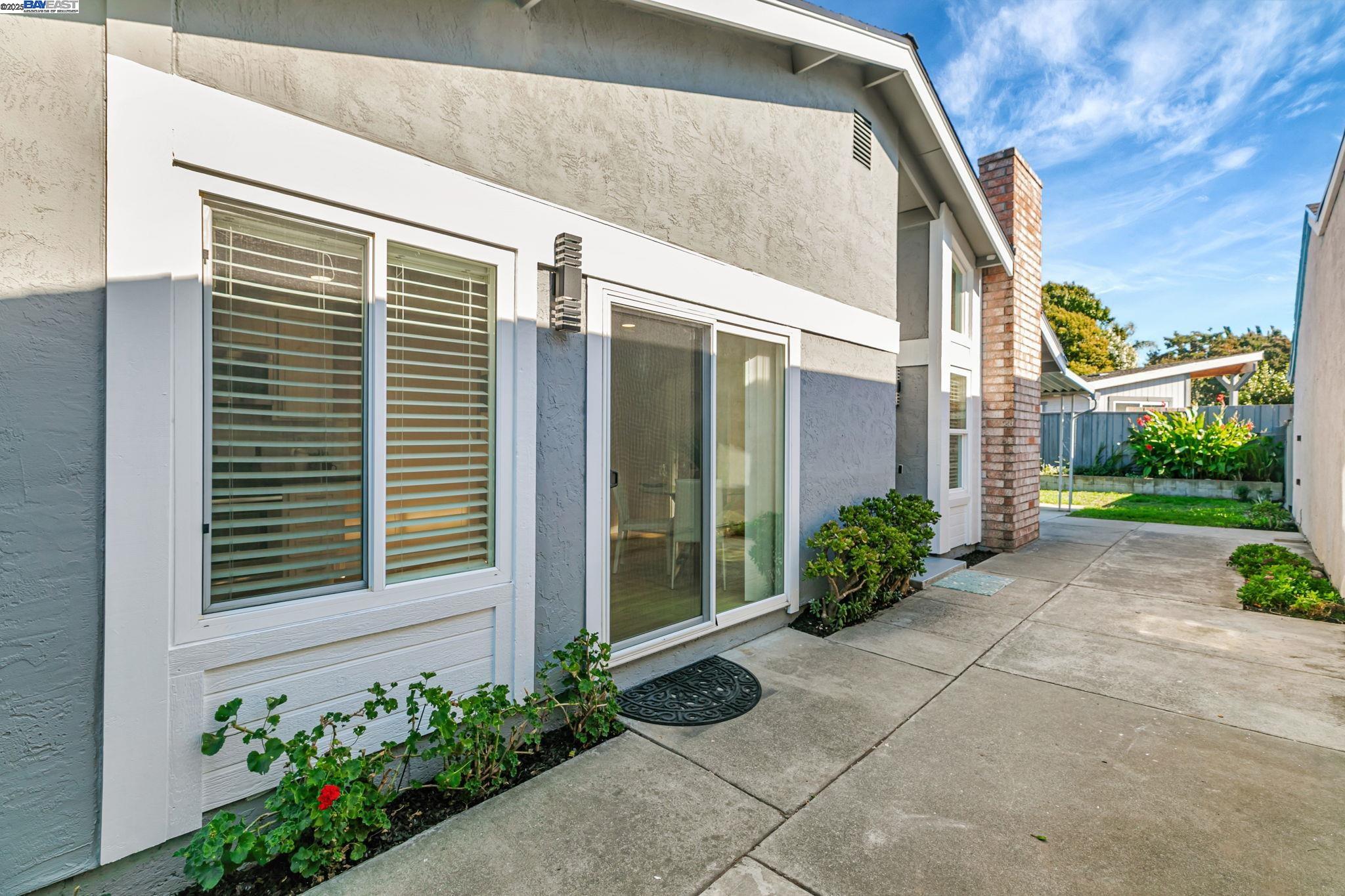 Detail Gallery Image 5 of 36 For 34915 Skylark Dr, Union City,  CA 94587 - 3 Beds | 2 Baths
