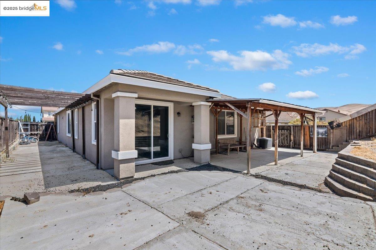 Detail Gallery Image 2 of 29 For 44 Vallarta Ct, Bay Point,  CA 94565 - 3 Beds | 2 Baths
