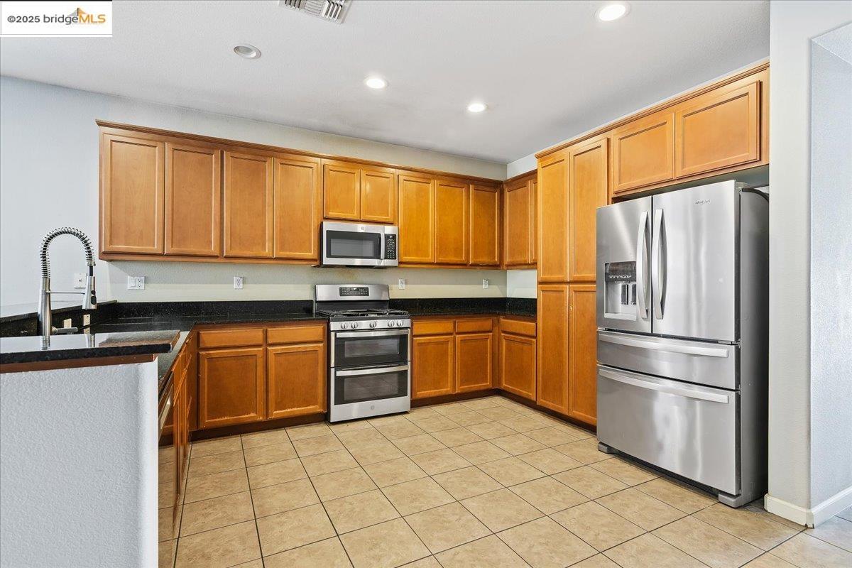 Detail Gallery Image 11 of 29 For 44 Vallarta Ct, Bay Point,  CA 94565 - 3 Beds | 2 Baths