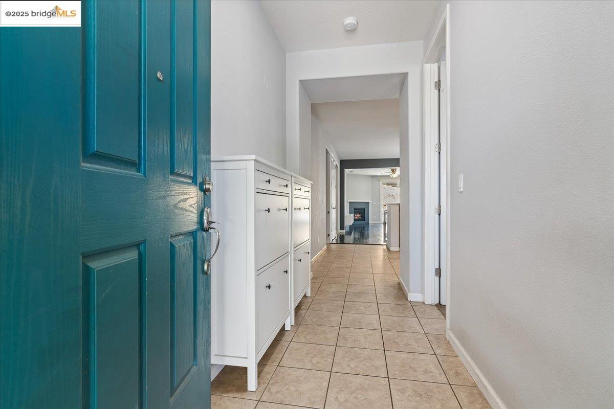 Detail Gallery Image 4 of 29 For 44 Vallarta Ct, Bay Point,  CA 94565 - 3 Beds | 2 Baths