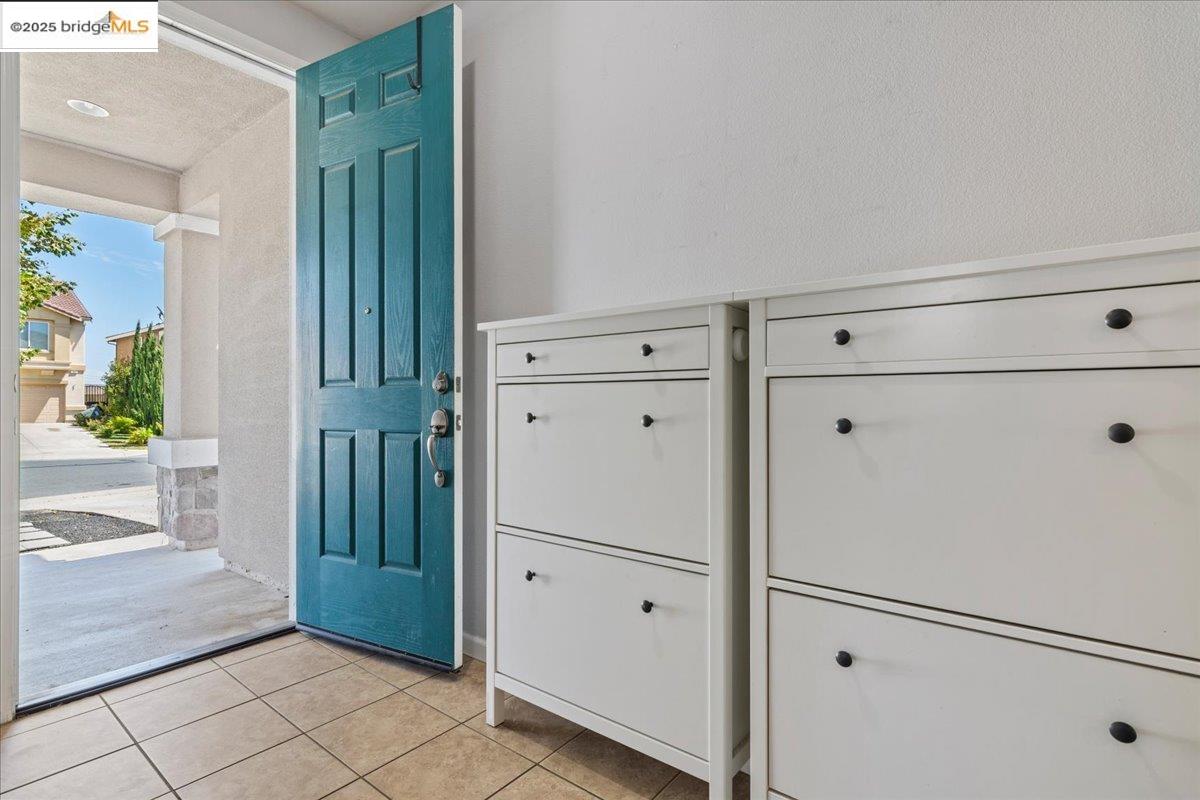 Detail Gallery Image 5 of 29 For 44 Vallarta Ct, Bay Point,  CA 94565 - 3 Beds | 2 Baths
