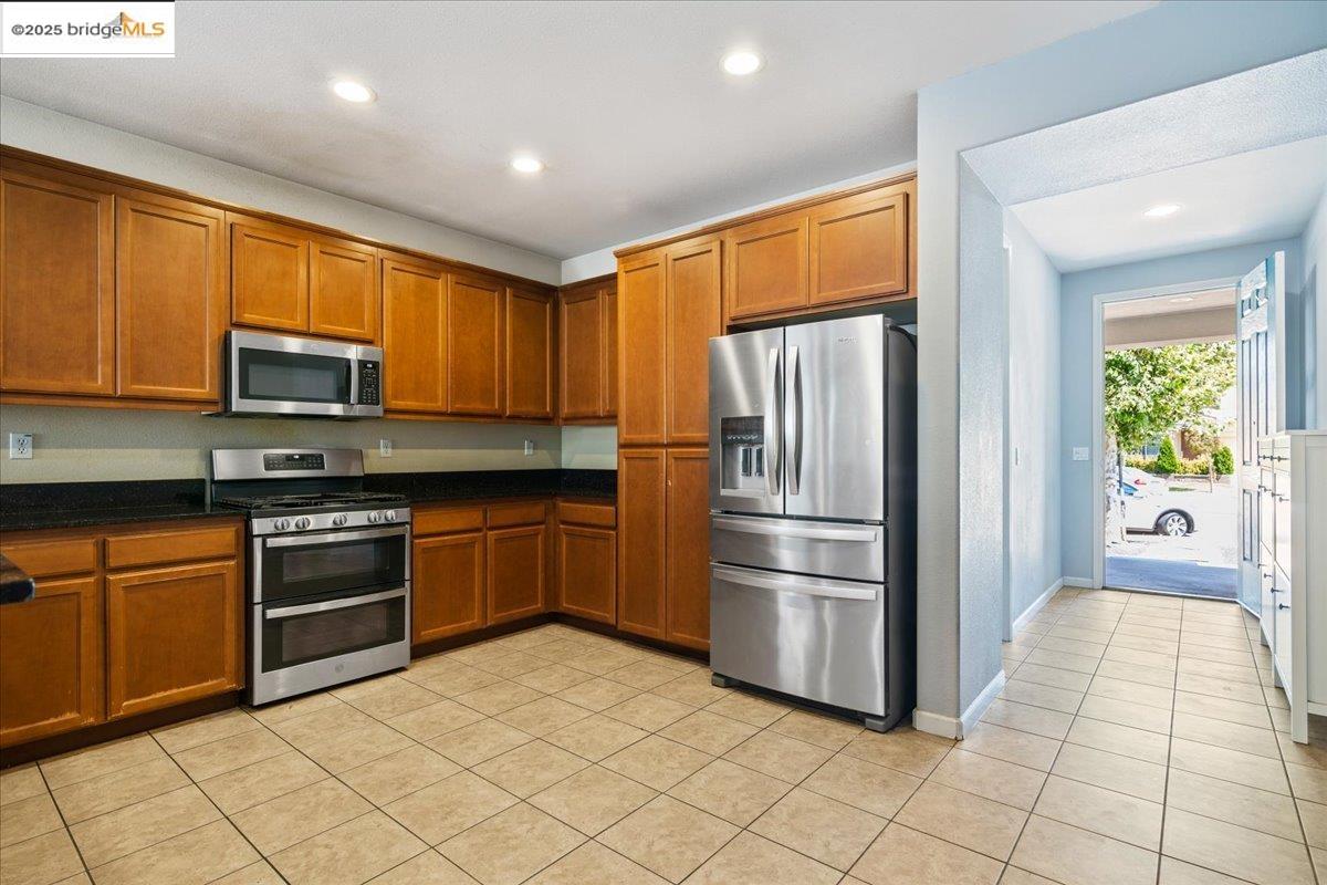 Detail Gallery Image 9 of 29 For 44 Vallarta Ct, Bay Point,  CA 94565 - 3 Beds | 2 Baths