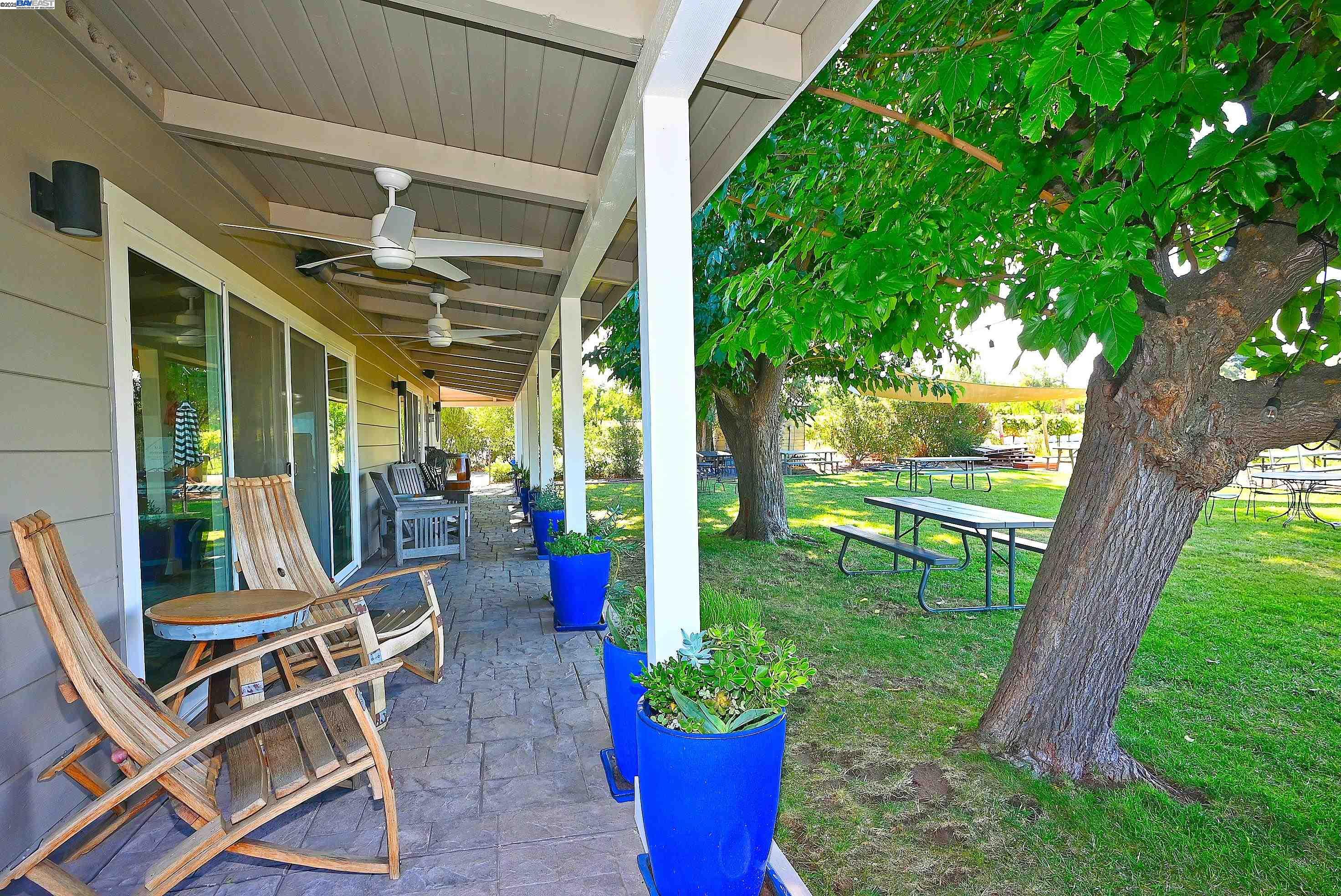Detail Gallery Image 16 of 49 For 2915 S Vasco Rd, Livermore,  CA 94550 - 4 Beds | 4 Baths
