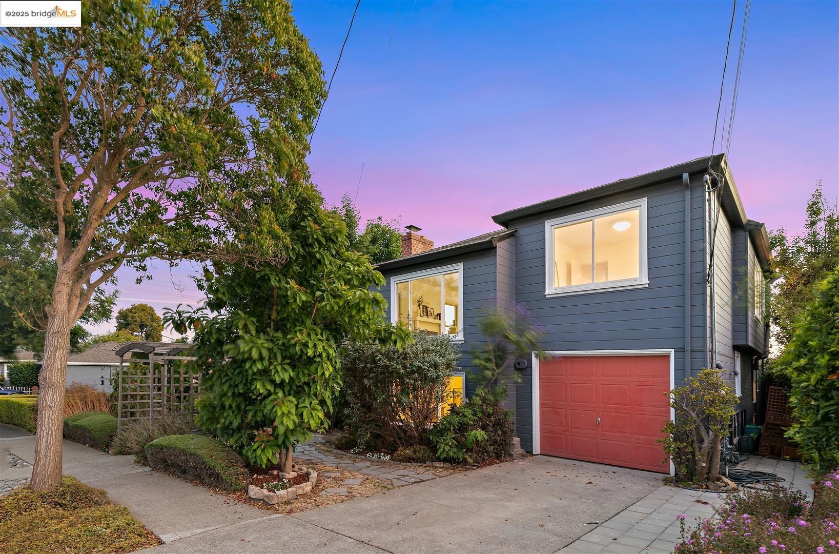 Detail Gallery Image 3 of 48 For 1009 Richmond St, El Cerrito,  CA 94530 - 4 Beds | 2 Baths