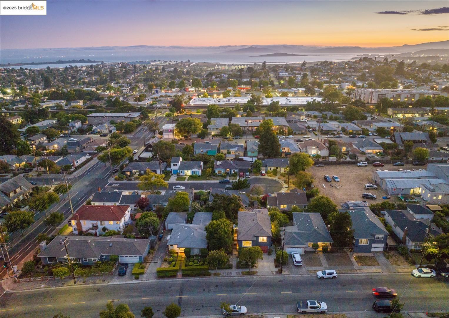 Detail Gallery Image 4 of 48 For 1009 Richmond St, El Cerrito,  CA 94530 - 4 Beds | 2 Baths