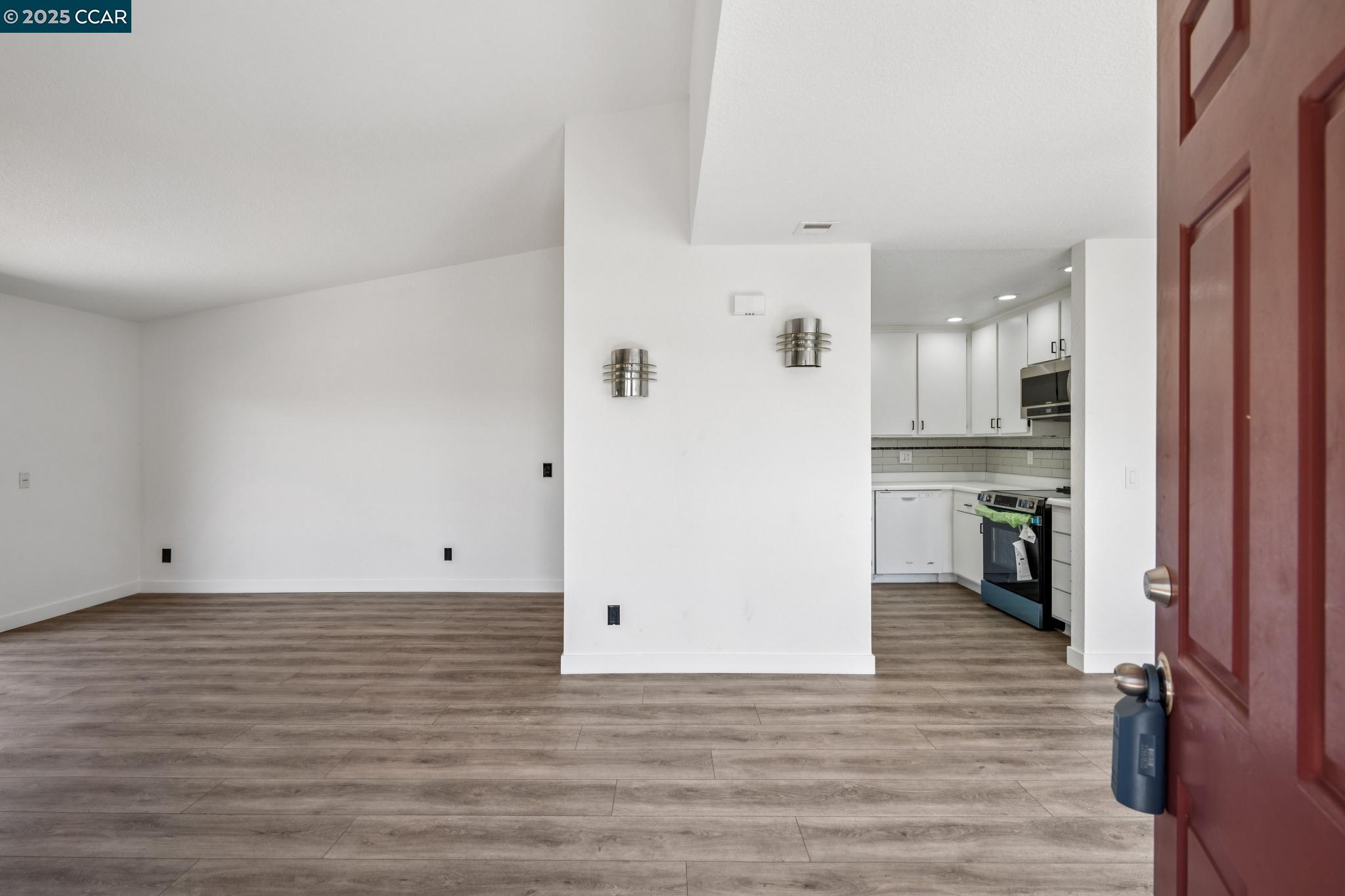 Detail Gallery Image 3 of 23 For 3513 Stone Pl, Antioch,  CA 94509 - 2 Beds | 2 Baths