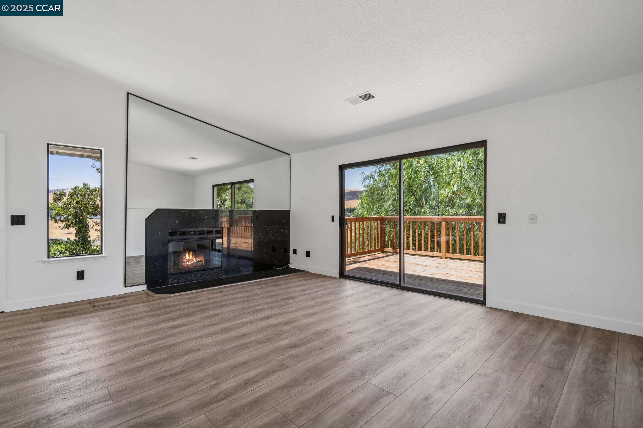 Detail Gallery Image 7 of 23 For 3513 Stone Pl, Antioch,  CA 94509 - 2 Beds | 2 Baths