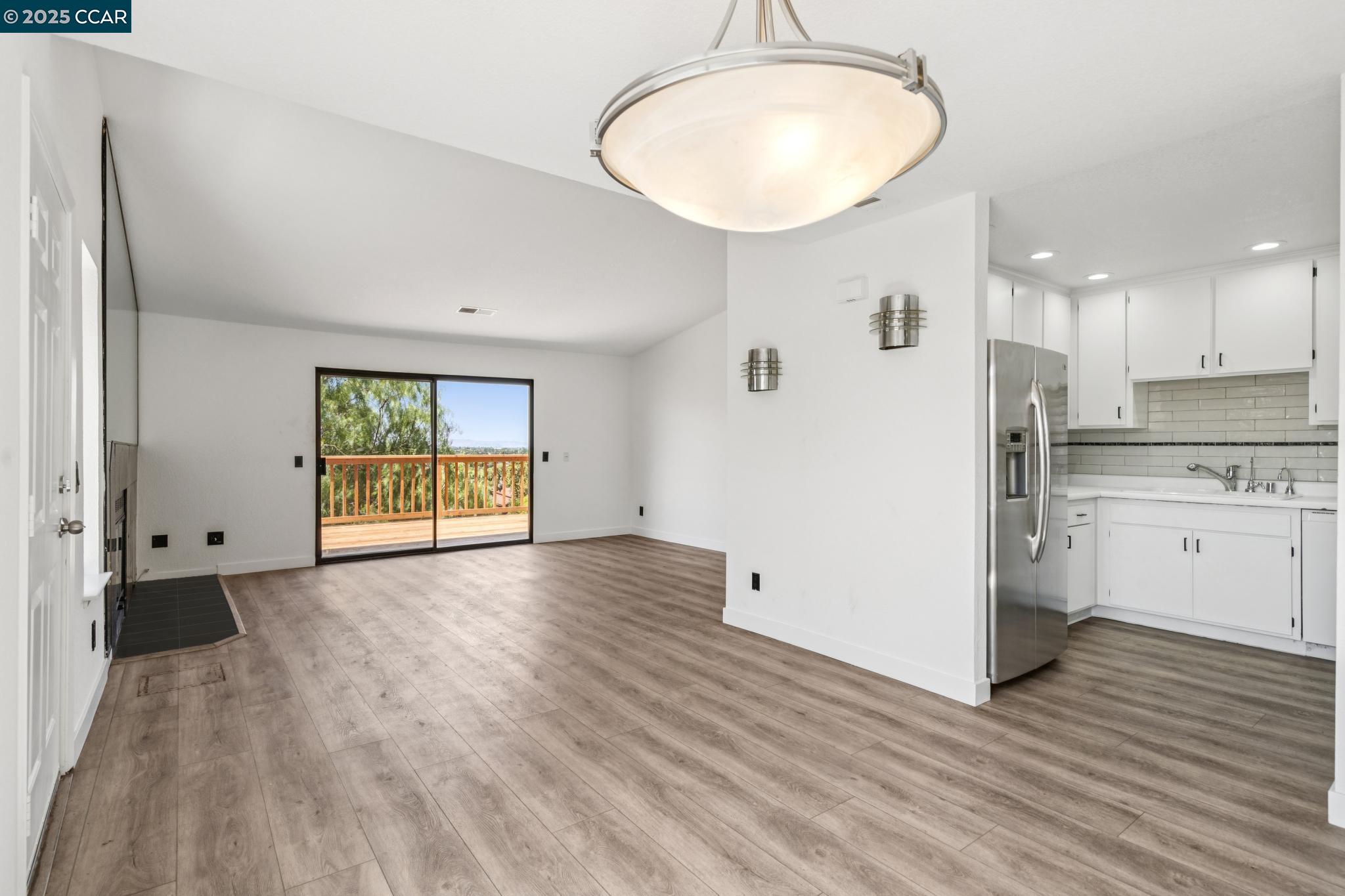 Detail Gallery Image 9 of 23 For 3513 Stone Pl, Antioch,  CA 94509 - 2 Beds | 2 Baths