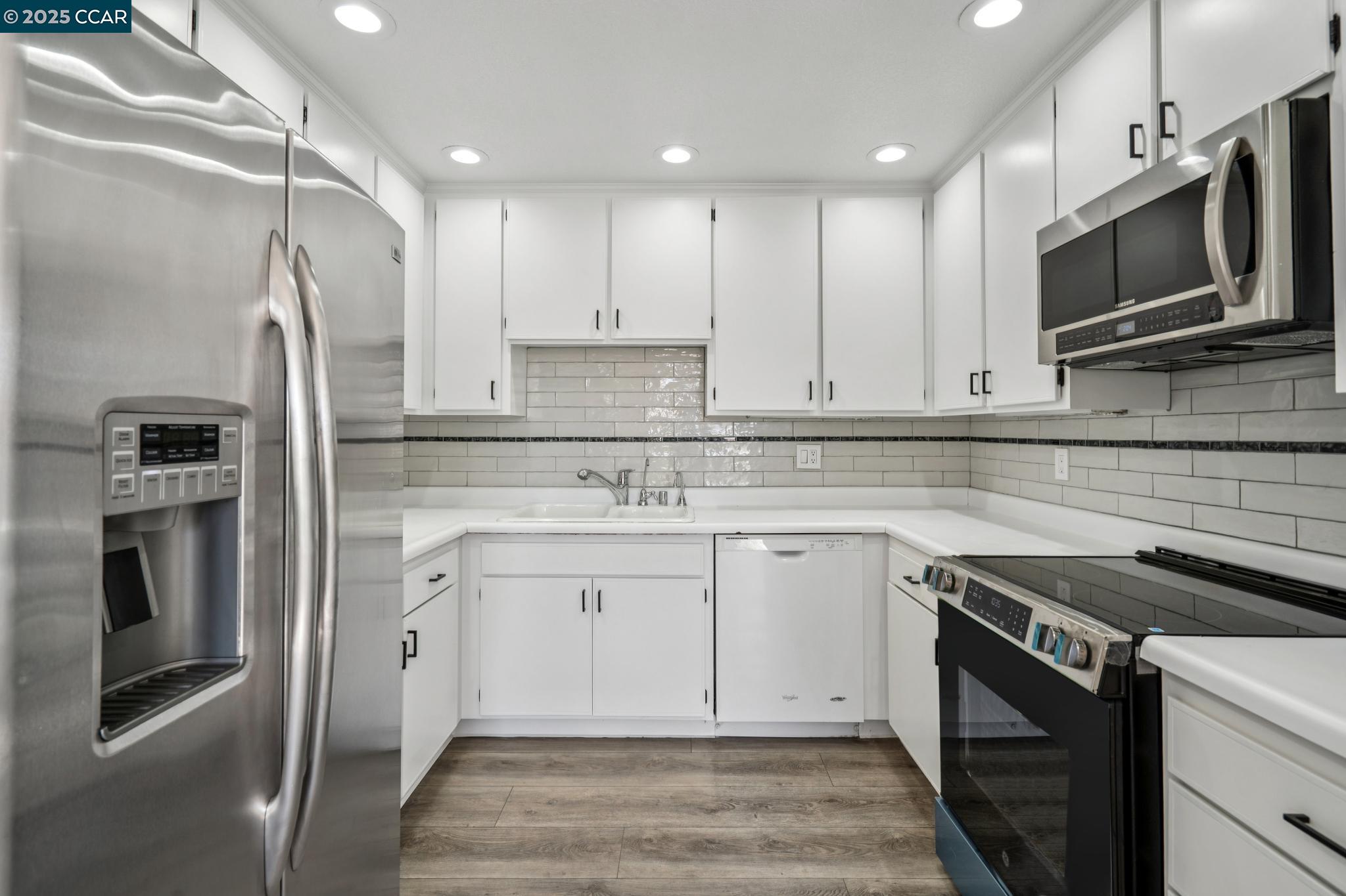 Detail Gallery Image 10 of 23 For 3513 Stone Pl, Antioch,  CA 94509 - 2 Beds | 2 Baths