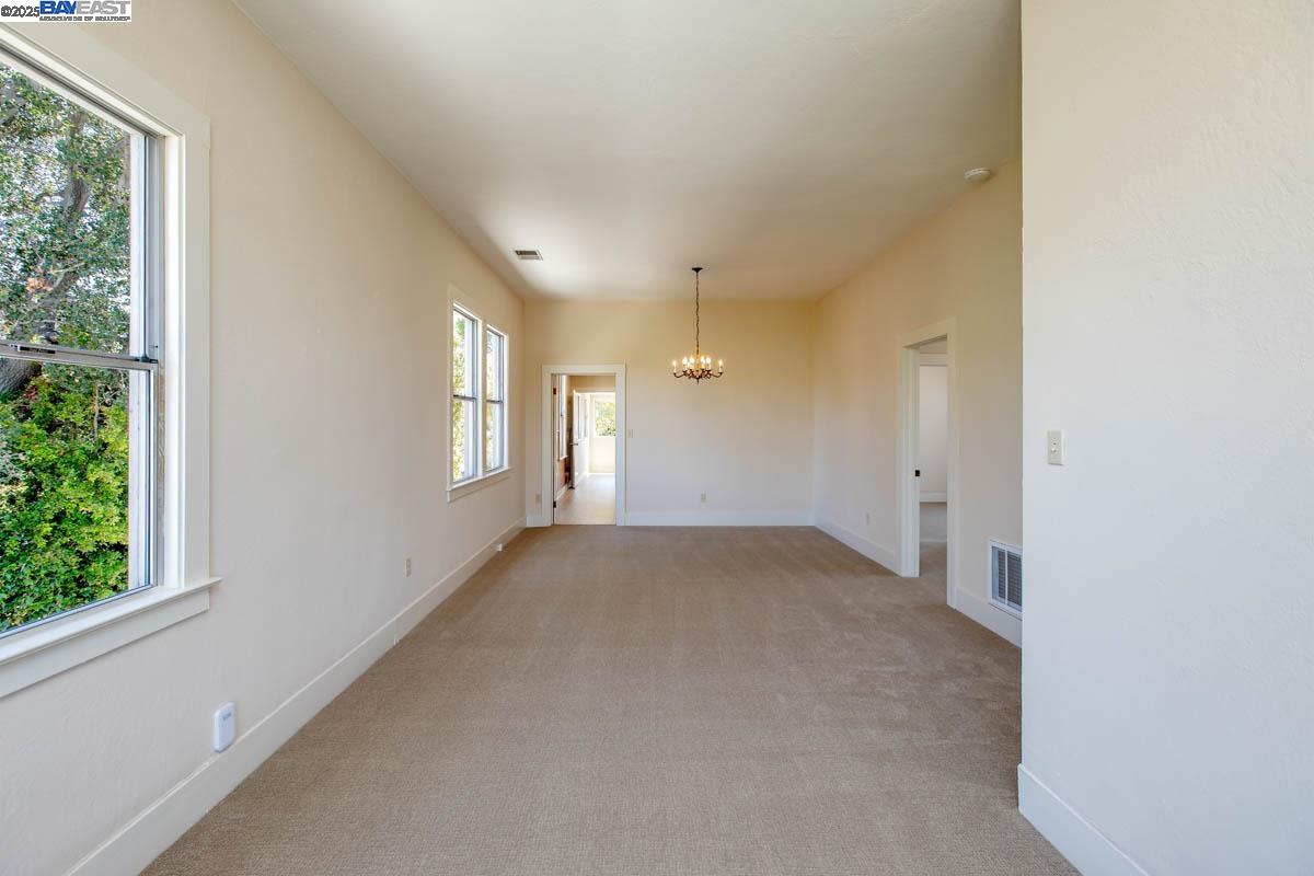 Detail Gallery Image 12 of 60 For 920 Centennial Ave, Alameda,  CA 94501 - 6 Beds | 2/1 Baths