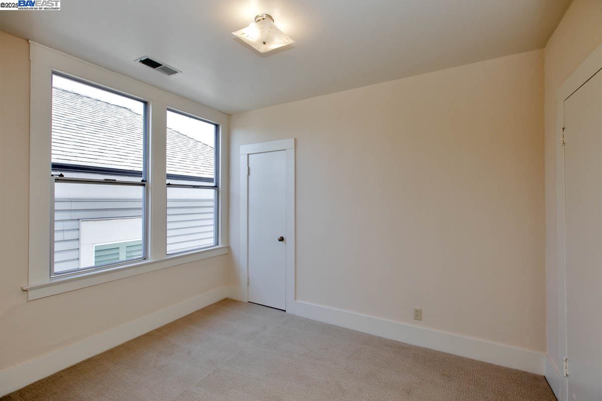 Detail Gallery Image 27 of 60 For 920 Centennial Ave, Alameda,  CA 94501 - 6 Beds | 2/1 Baths