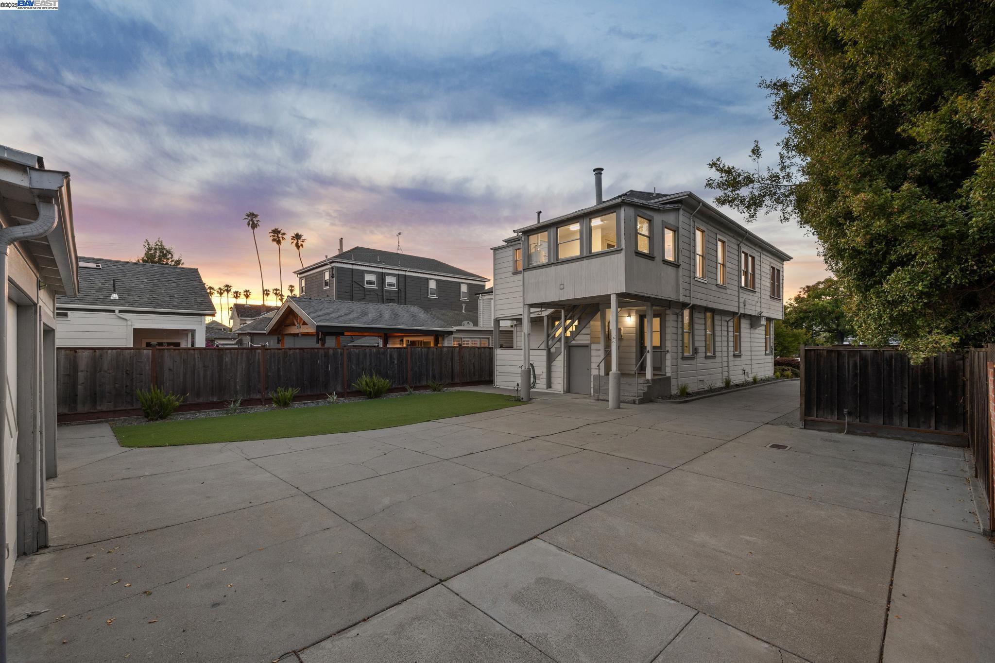 Detail Gallery Image 52 of 60 For 920 Centennial Ave, Alameda,  CA 94501 - 6 Beds | 2/1 Baths