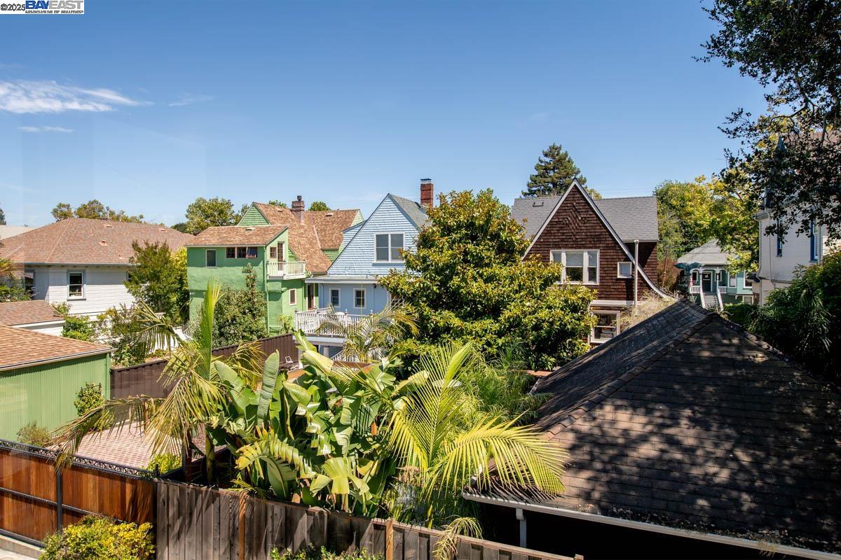 Detail Gallery Image 10 of 60 For 920 Centennial Ave, Alameda,  CA 94501 - 6 Beds | 2/1 Baths