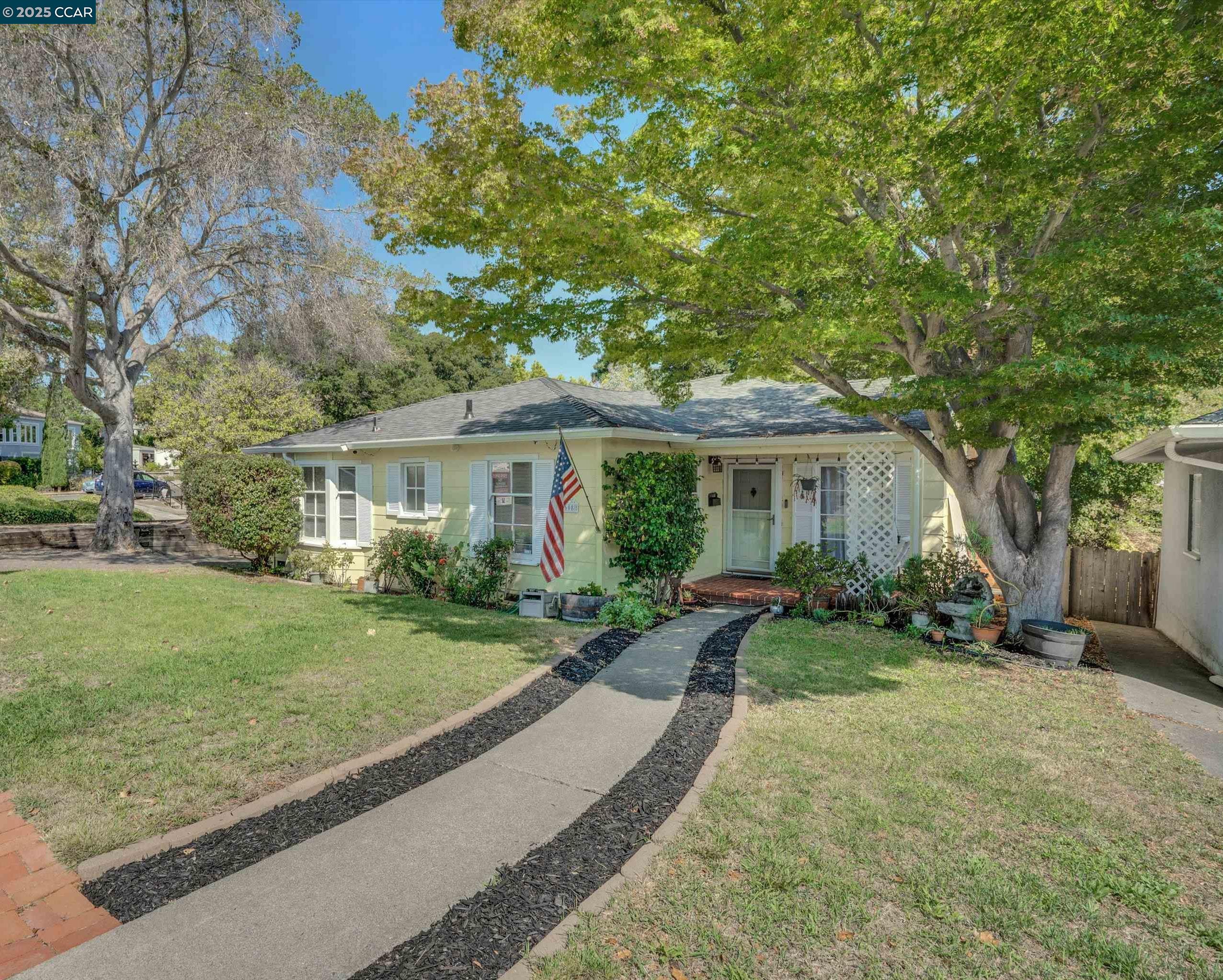 Detail Gallery Image 1 of 40 For 608 La Cadena St, Vallejo,  CA 94590 - 3 Beds | 2 Baths