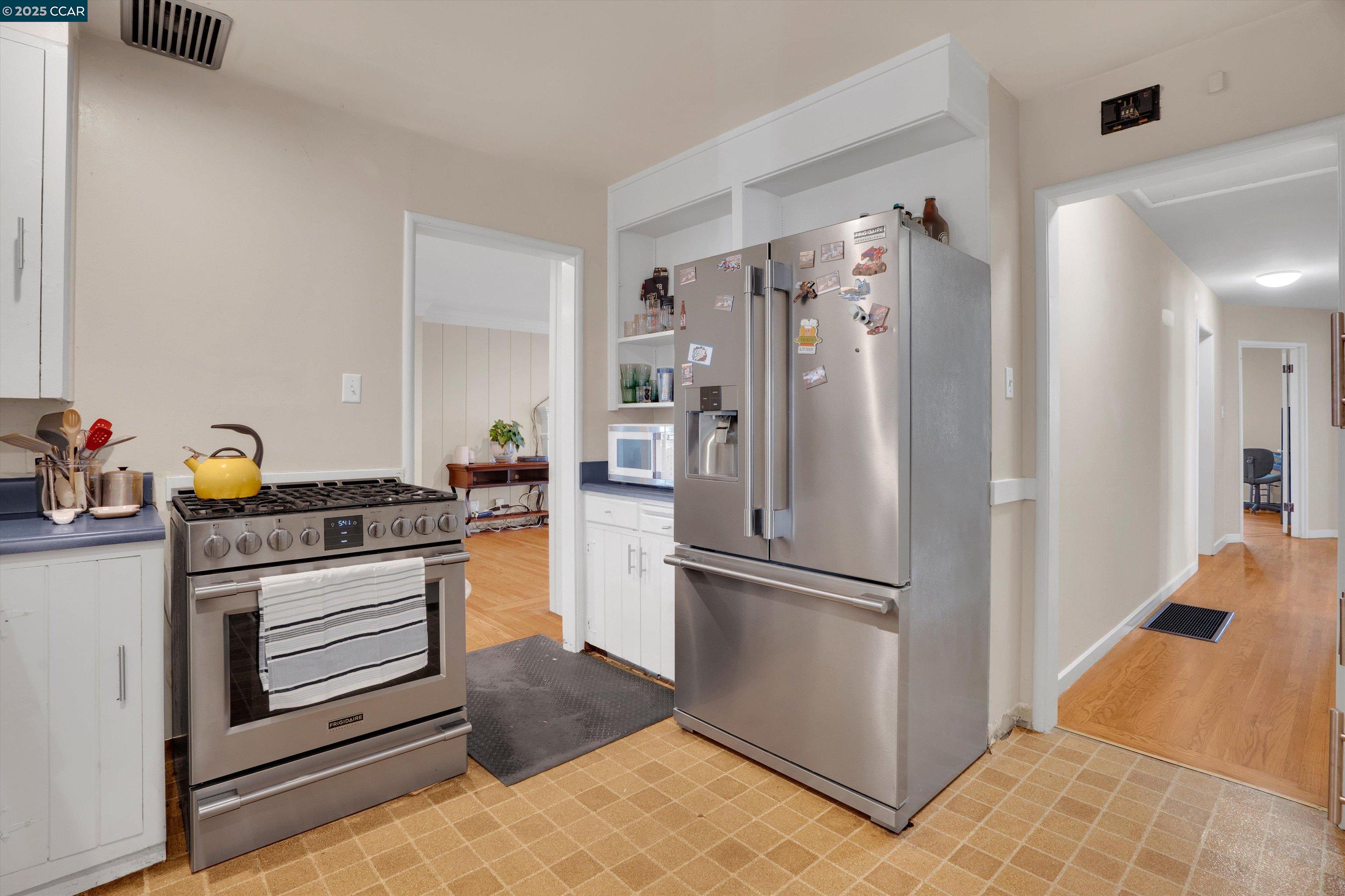 Detail Gallery Image 14 of 40 For 608 La Cadena St, Vallejo,  CA 94590 - 3 Beds | 2 Baths