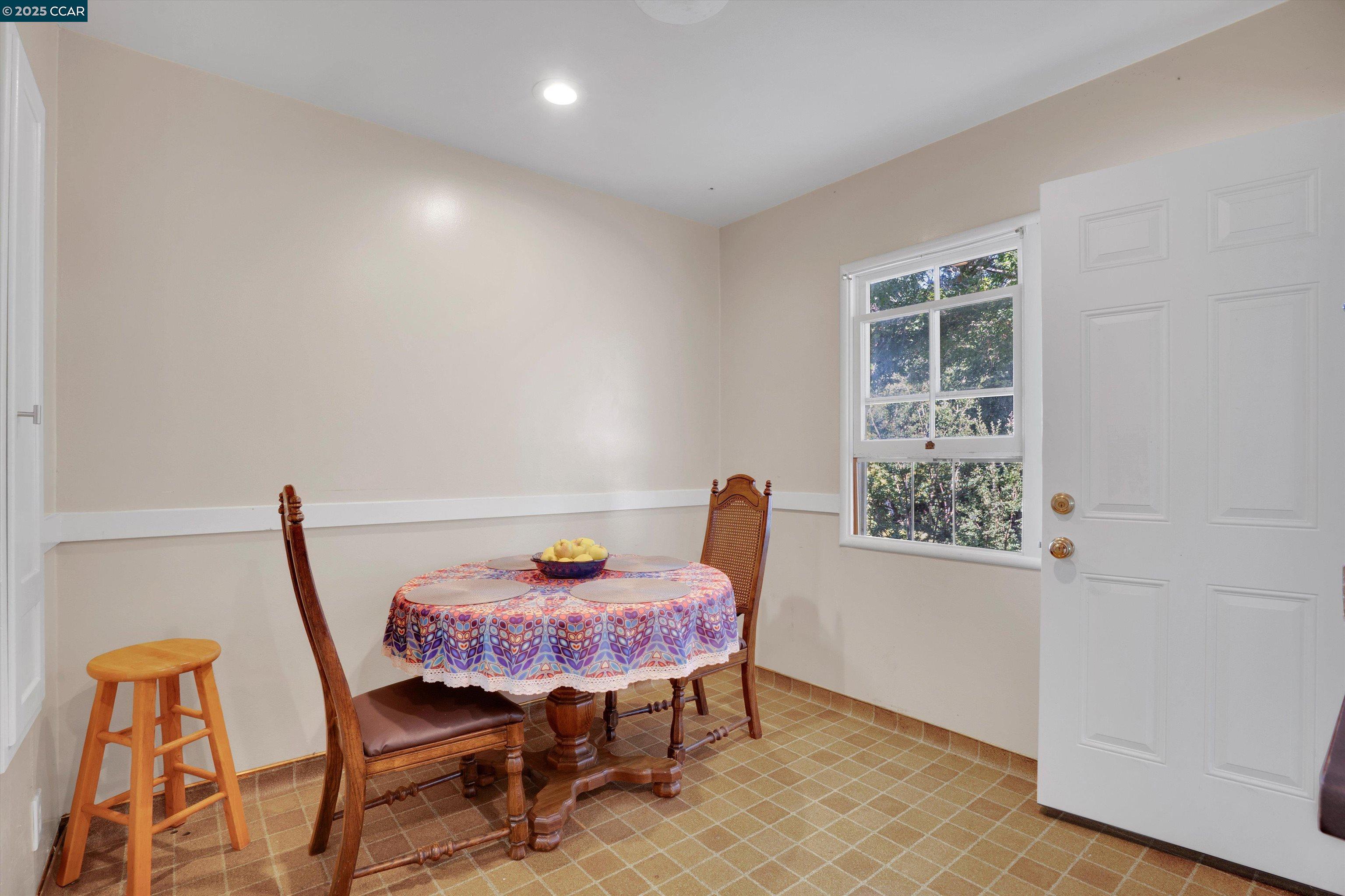 Detail Gallery Image 18 of 40 For 608 La Cadena St, Vallejo,  CA 94590 - 3 Beds | 2 Baths