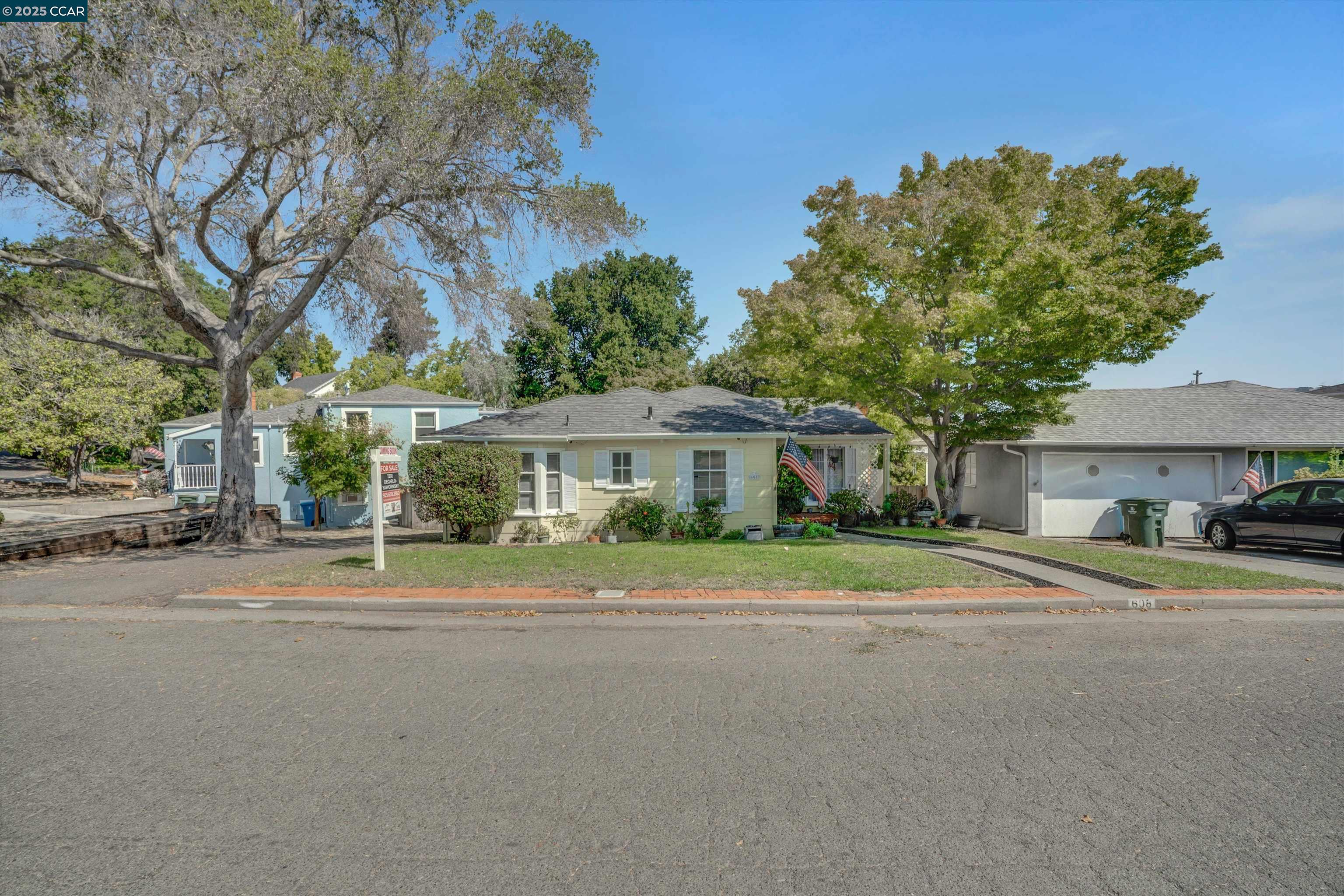 Detail Gallery Image 3 of 40 For 608 La Cadena St, Vallejo,  CA 94590 - 3 Beds | 2 Baths