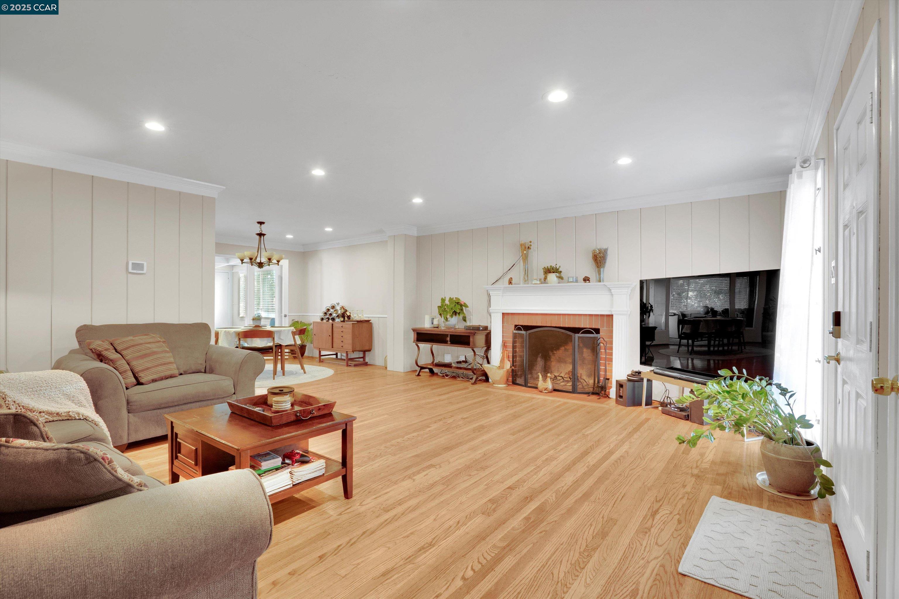 Detail Gallery Image 5 of 40 For 608 La Cadena St, Vallejo,  CA 94590 - 3 Beds | 2 Baths