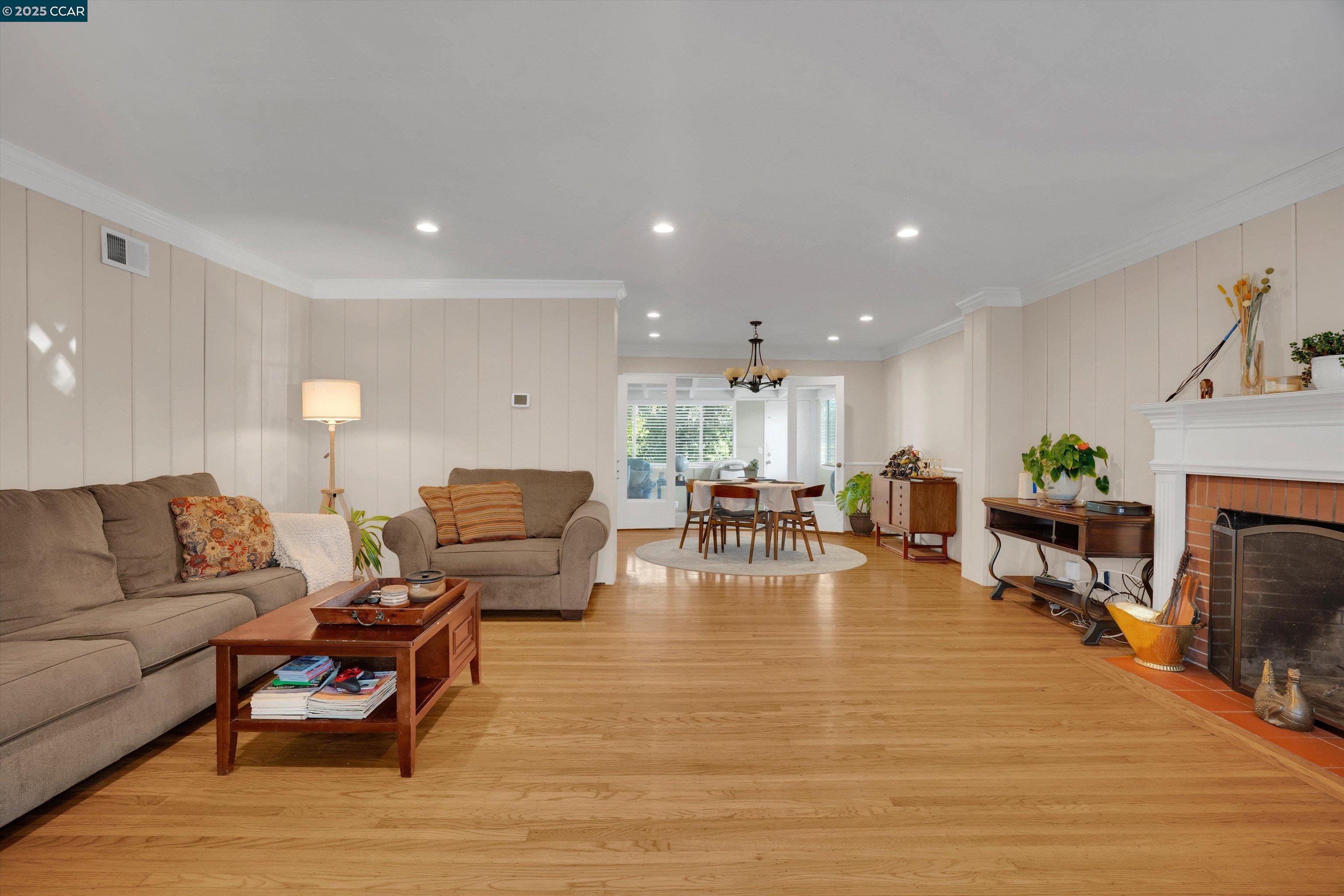 Detail Gallery Image 6 of 40 For 608 La Cadena St, Vallejo,  CA 94590 - 3 Beds | 2 Baths