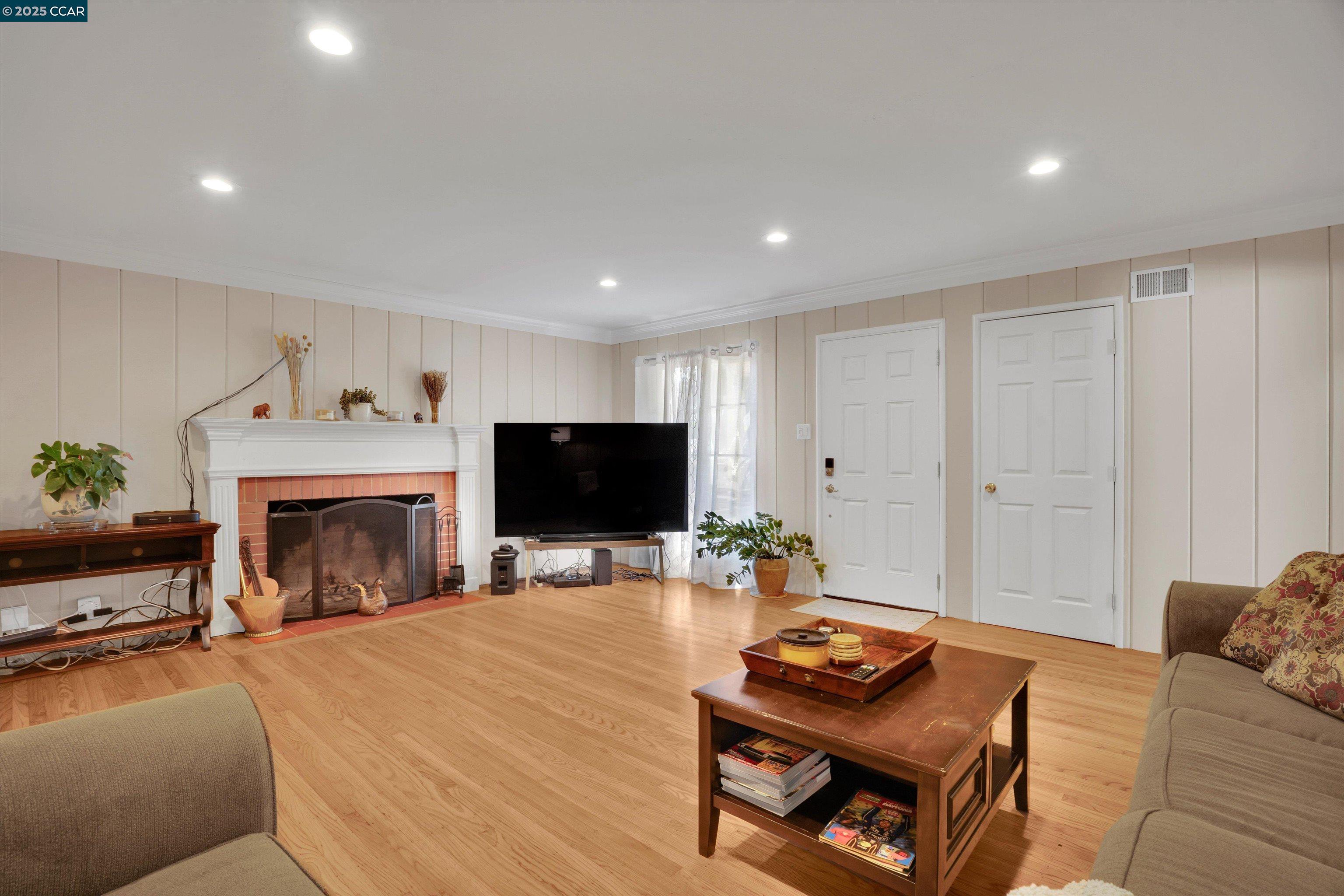 Detail Gallery Image 7 of 40 For 608 La Cadena St, Vallejo,  CA 94590 - 3 Beds | 2 Baths