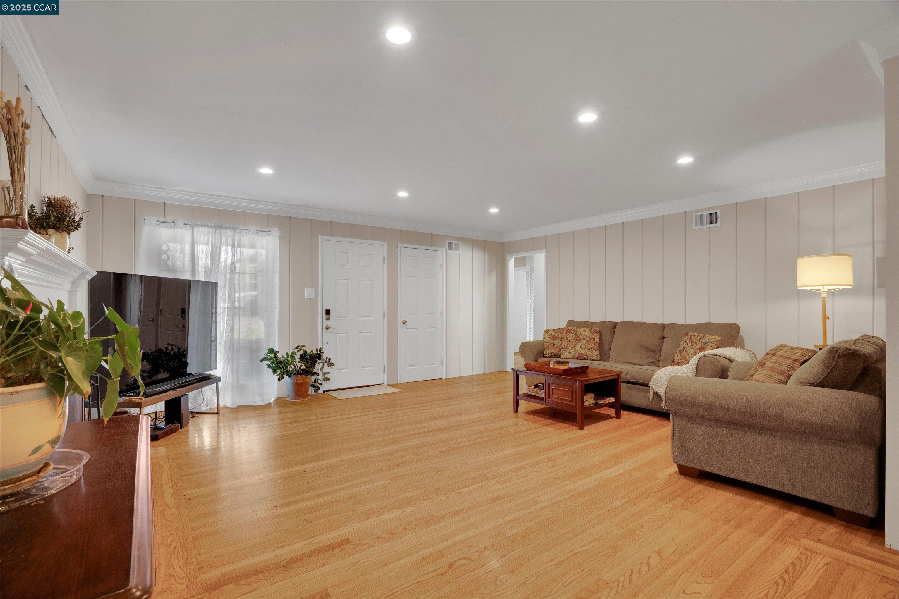 Detail Gallery Image 8 of 40 For 608 La Cadena St, Vallejo,  CA 94590 - 3 Beds | 2 Baths