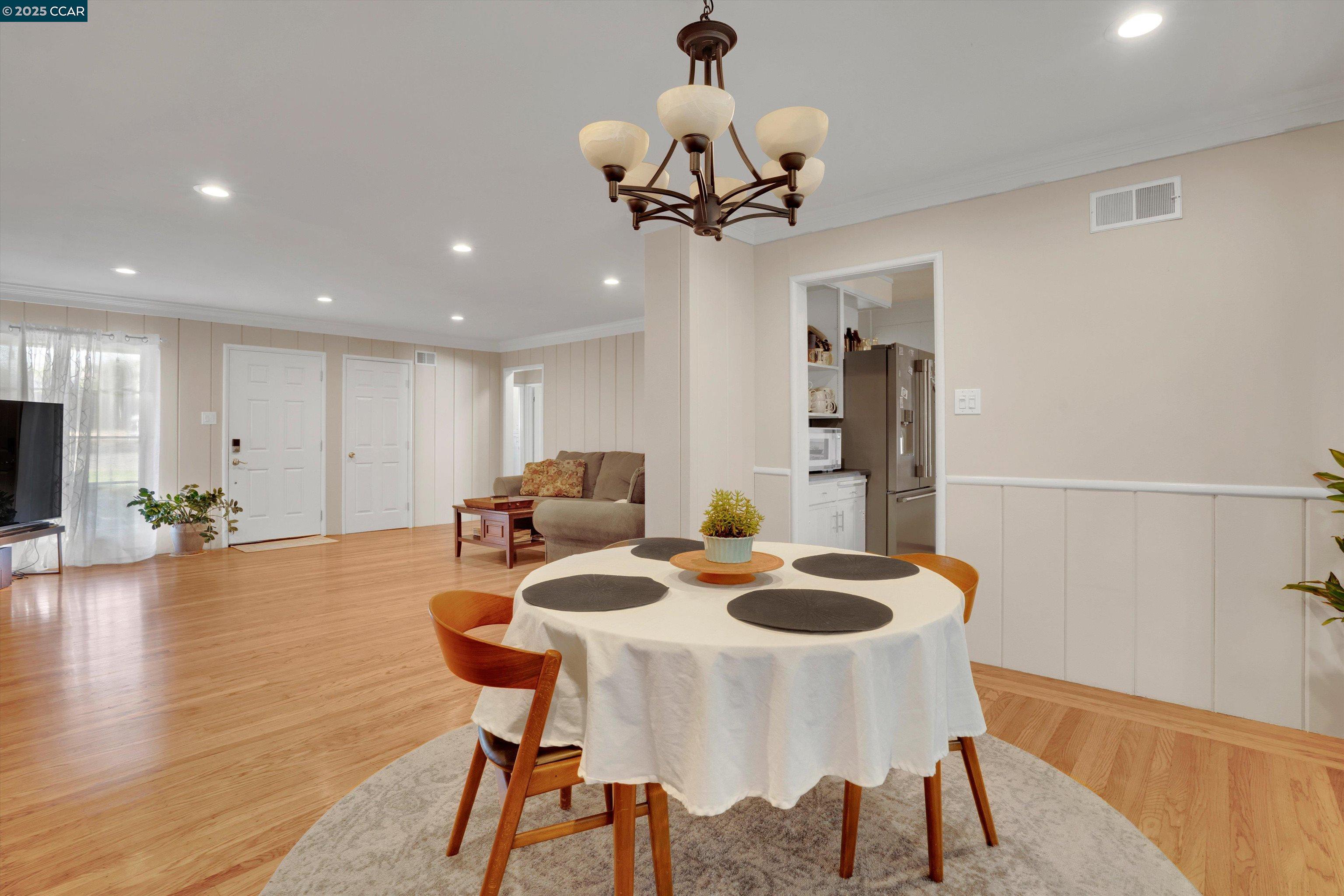 Detail Gallery Image 10 of 40 For 608 La Cadena St, Vallejo,  CA 94590 - 3 Beds | 2 Baths