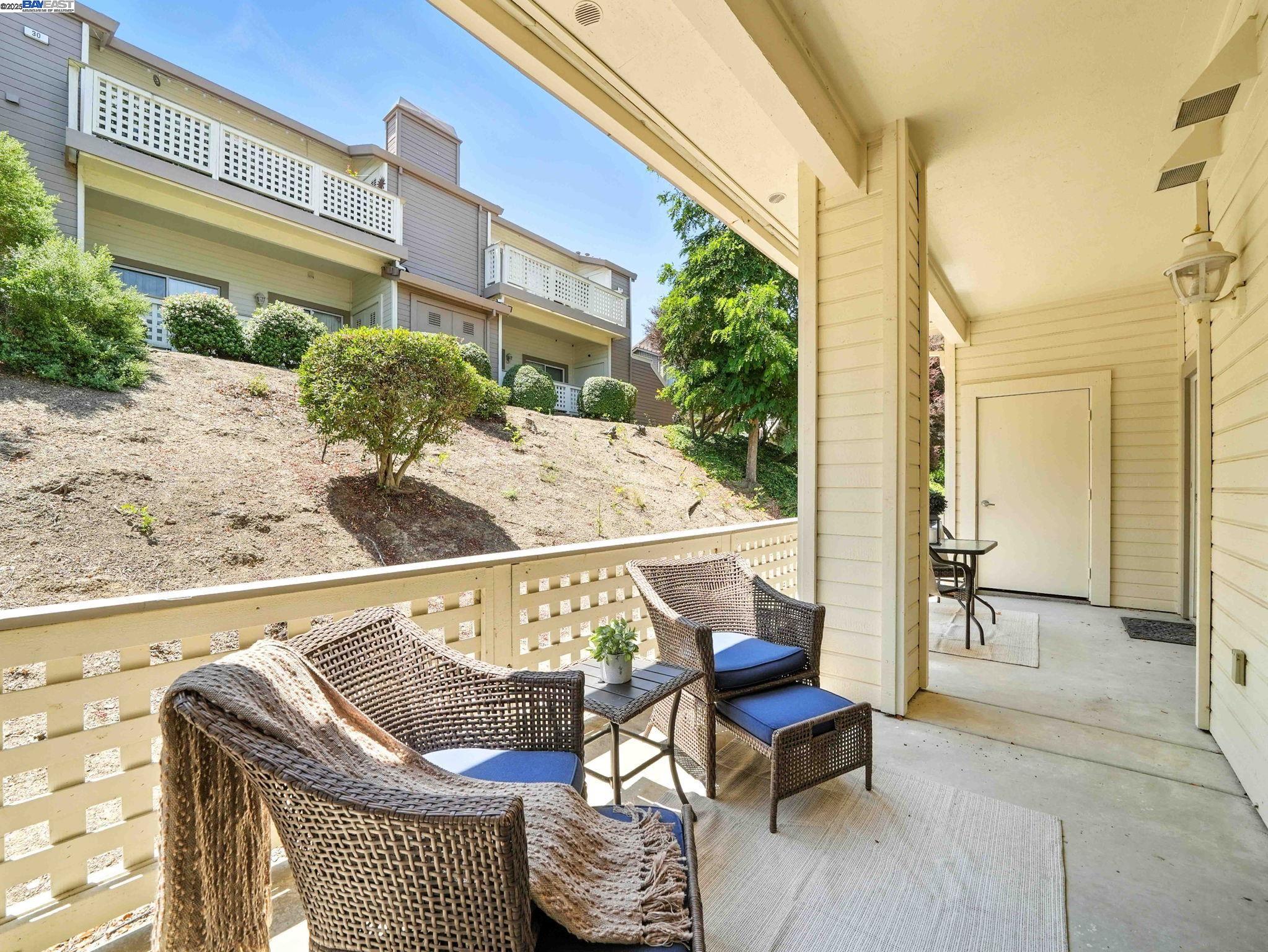Detail Gallery Image 17 of 30 For 273 Florence Ct, Hercules,  CA 94547 - 3 Beds | 2 Baths