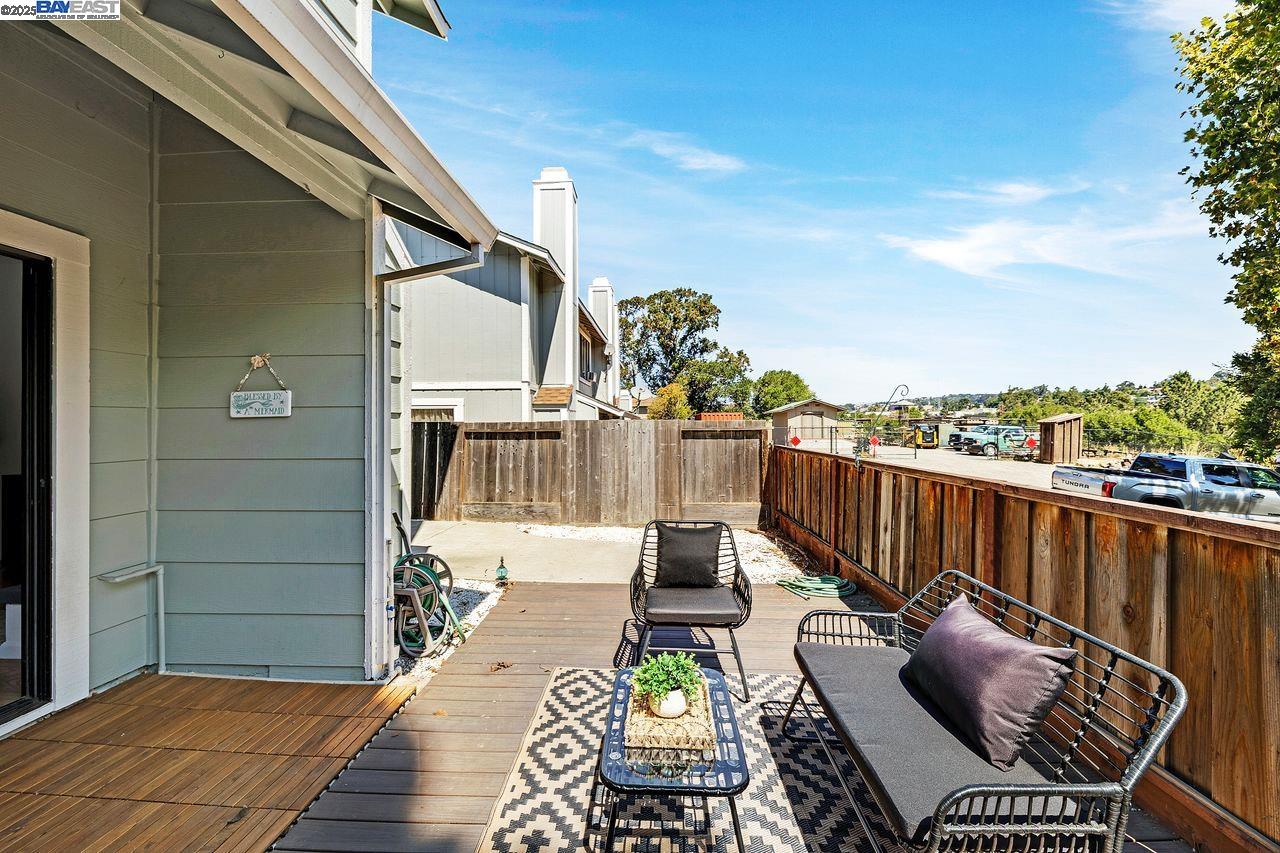 Detail Gallery Image 5 of 56 For 3285 Monika Ln, Hayward,  CA 94541 - 2 Beds | 1/1 Baths