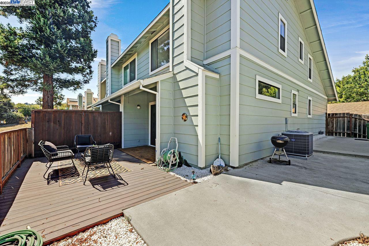 Detail Gallery Image 7 of 56 For 3285 Monika Ln, Hayward,  CA 94541 - 2 Beds | 1/1 Baths